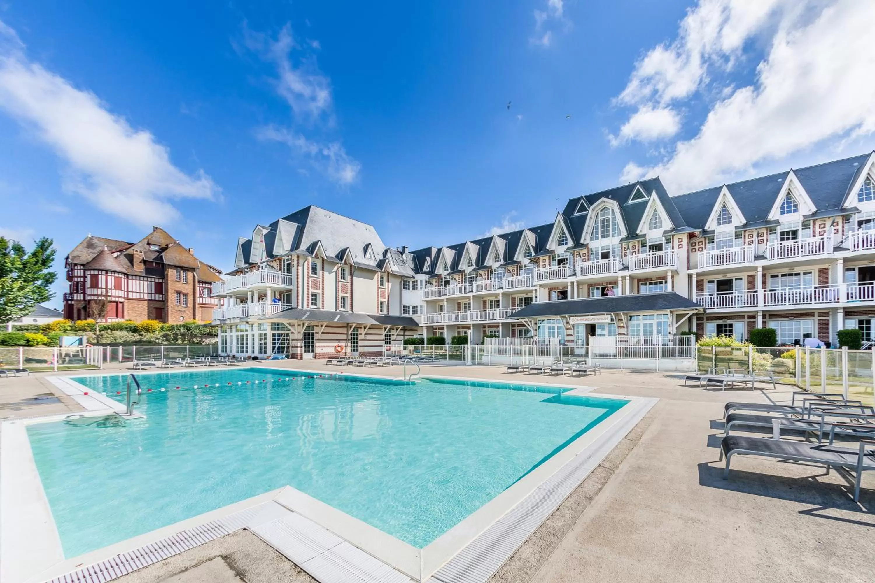 Property building in Pierre & Vacances Premium Résidence de la Plage