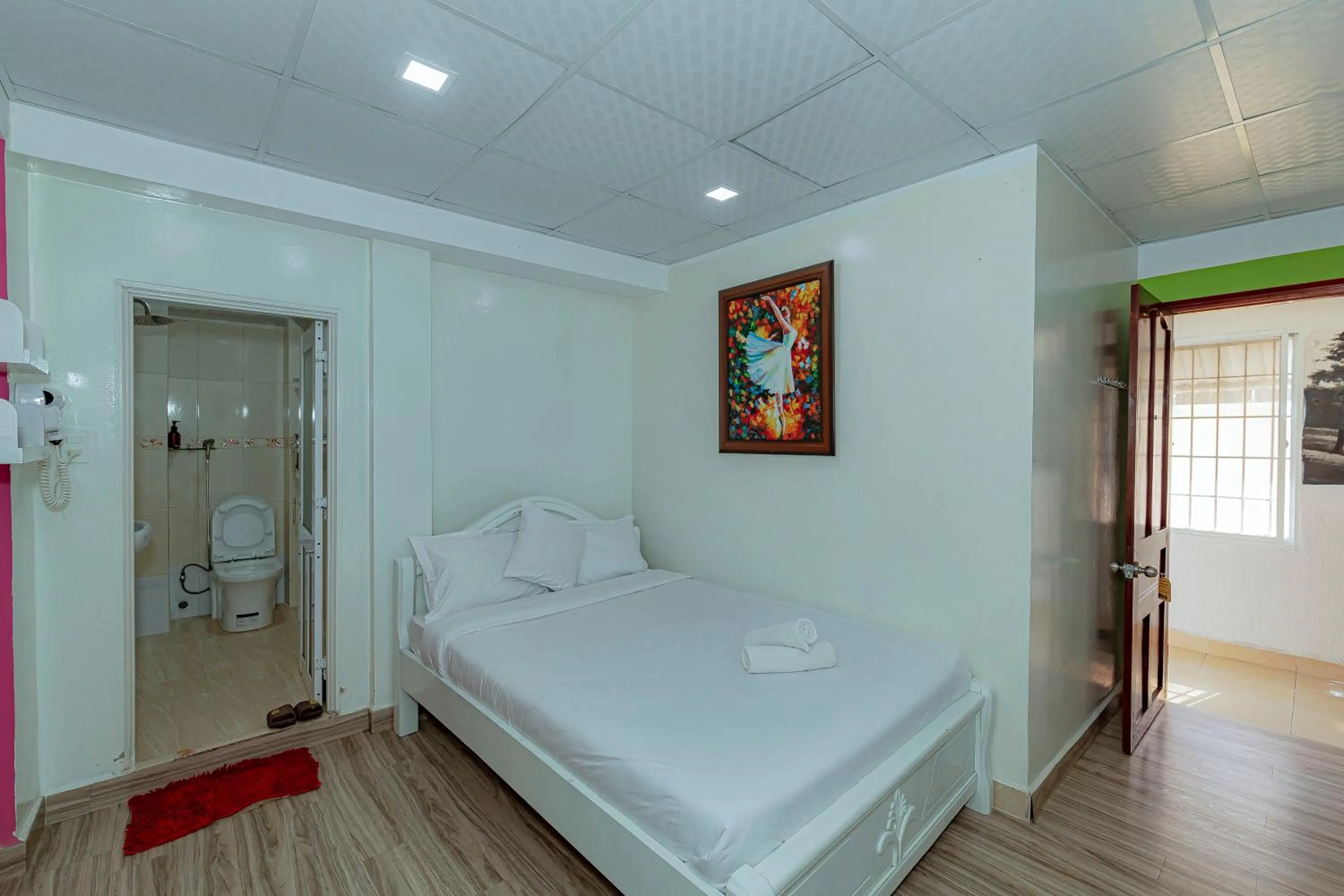 Ken's Backpackers Hotel