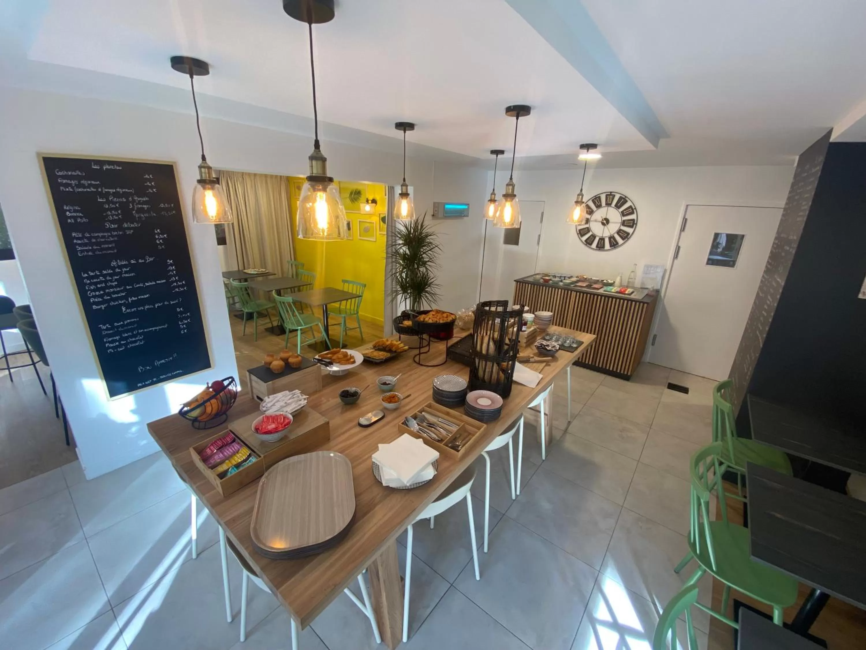 Breakfast in Campanile Nantes ~ Rezé Aéroport