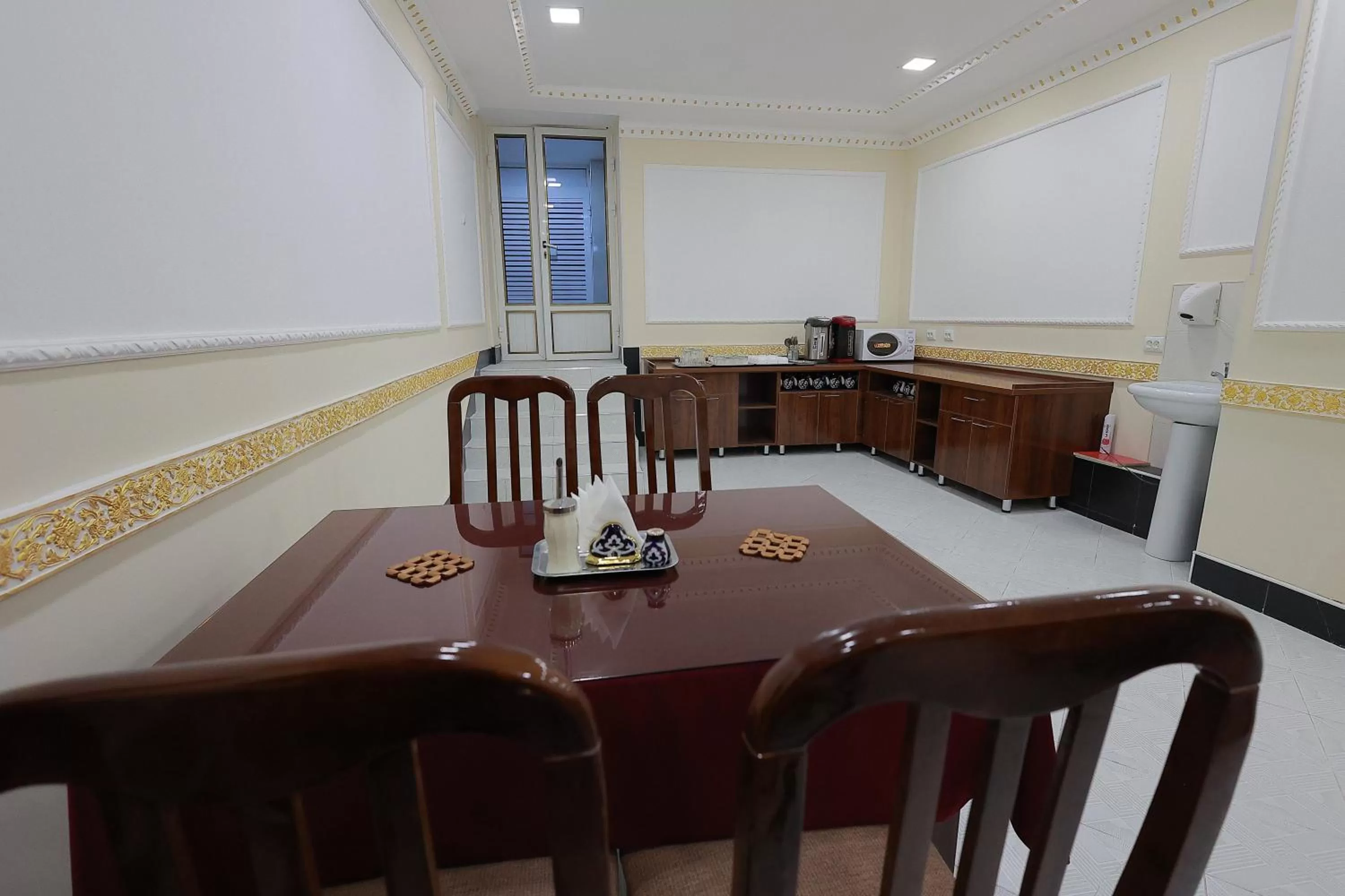 Restaurant/places to eat in Jahangir Boutique Bukhara