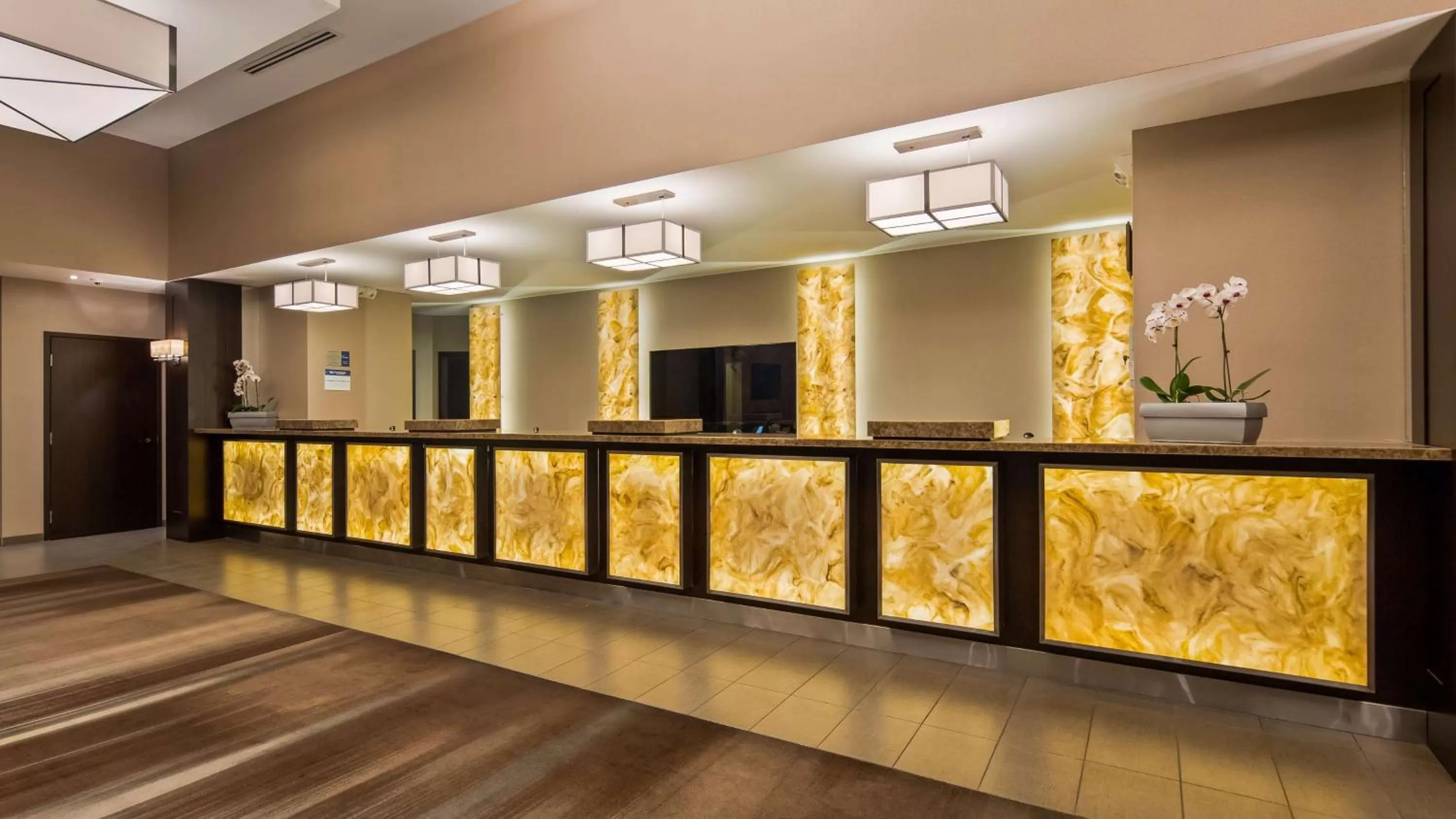 Lobby or reception in Best Western Plus Lamplighter Inn & Conference Centre