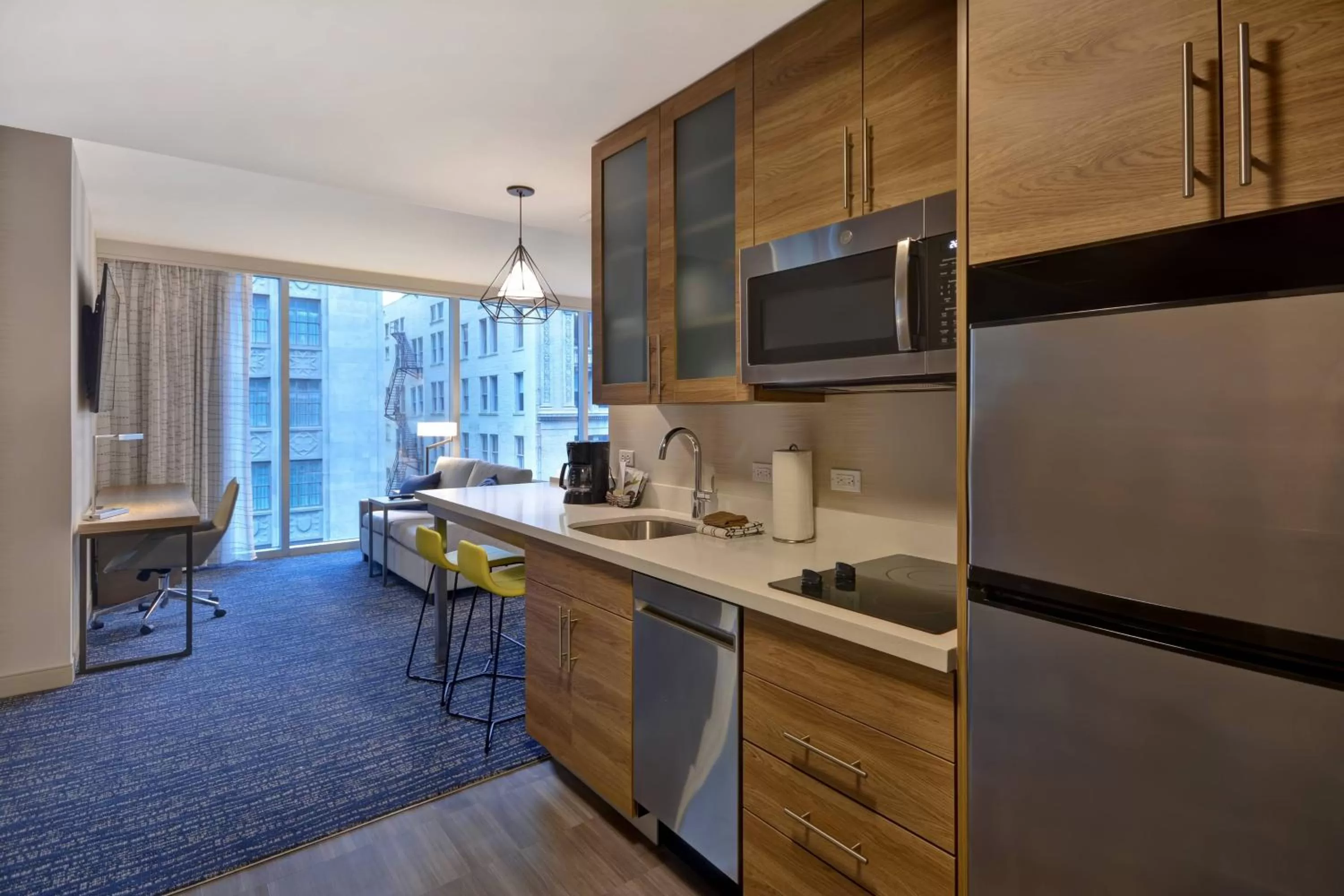 Kitchen or kitchenette in Residence Inn by Marriott New Orleans French Quarter Area/Cen B