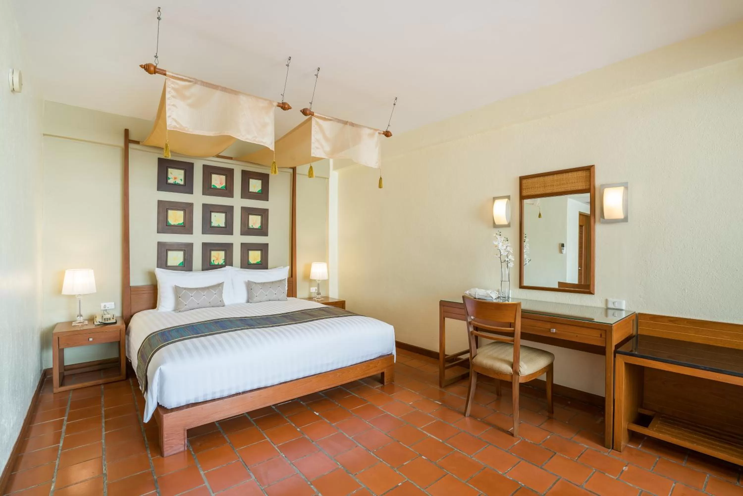 Bed in Cosy Beach Hotel - SHA Extra Plus