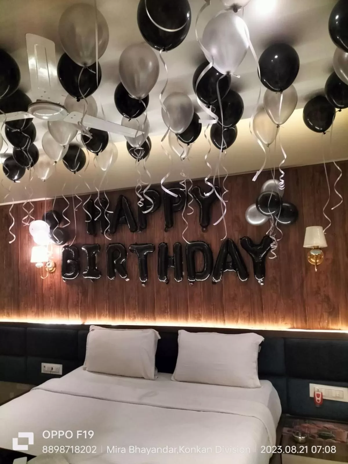 Bed in Hotel Merakee - Near Dahisar Mira Road Mumbai