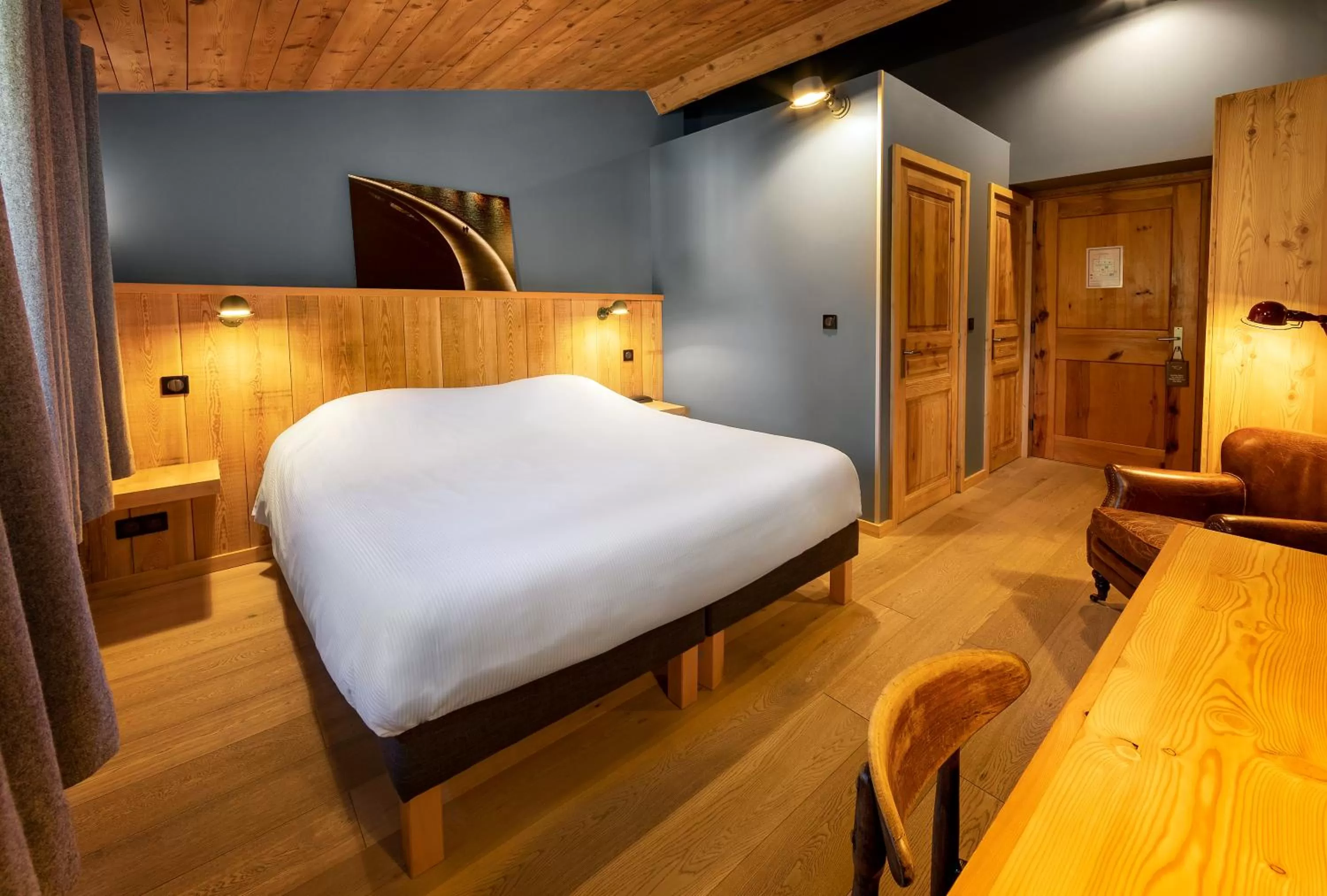 Photo of the whole room, Bed in Hotel du Golf