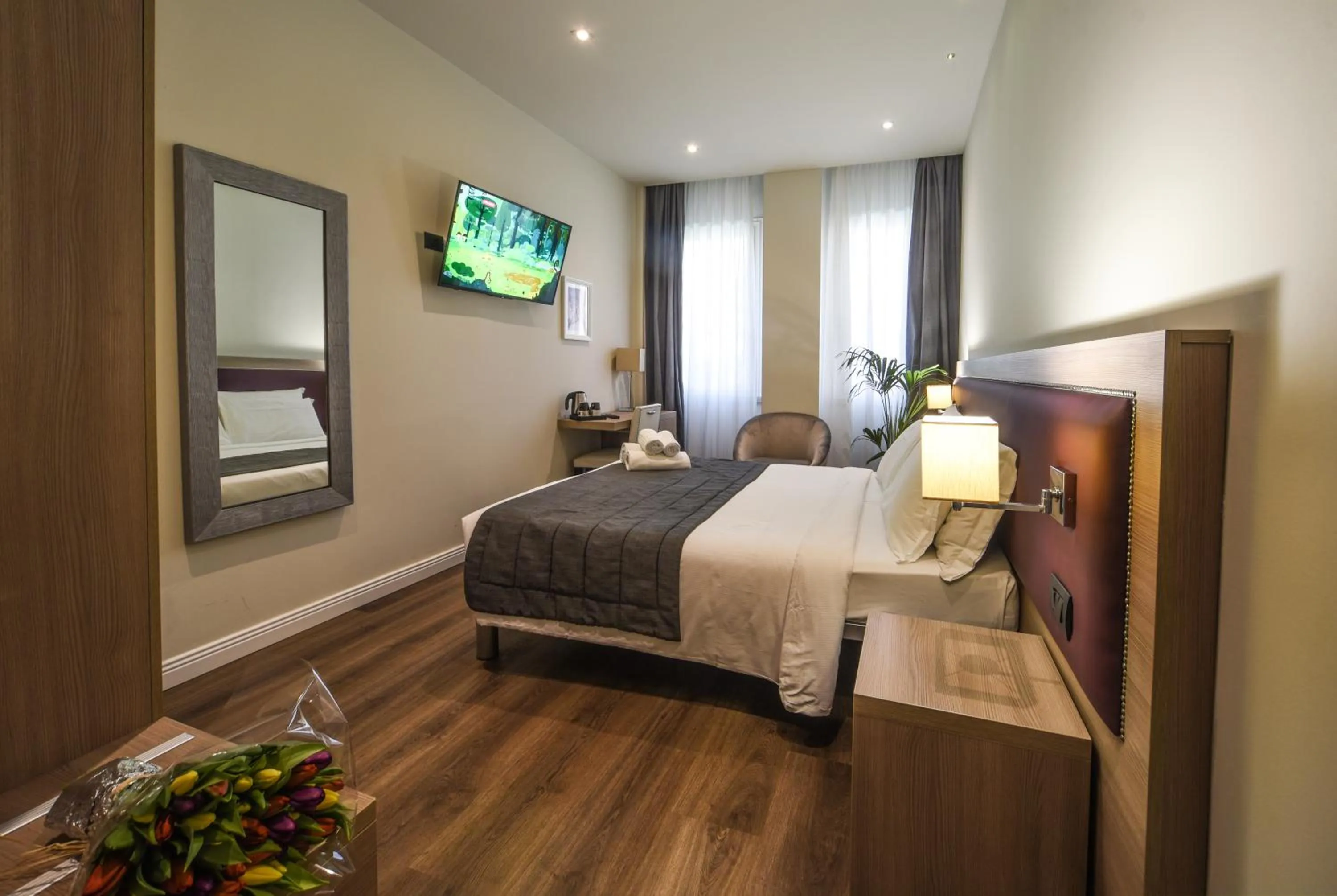 Bedroom, Bed in Hotel Zara Milano