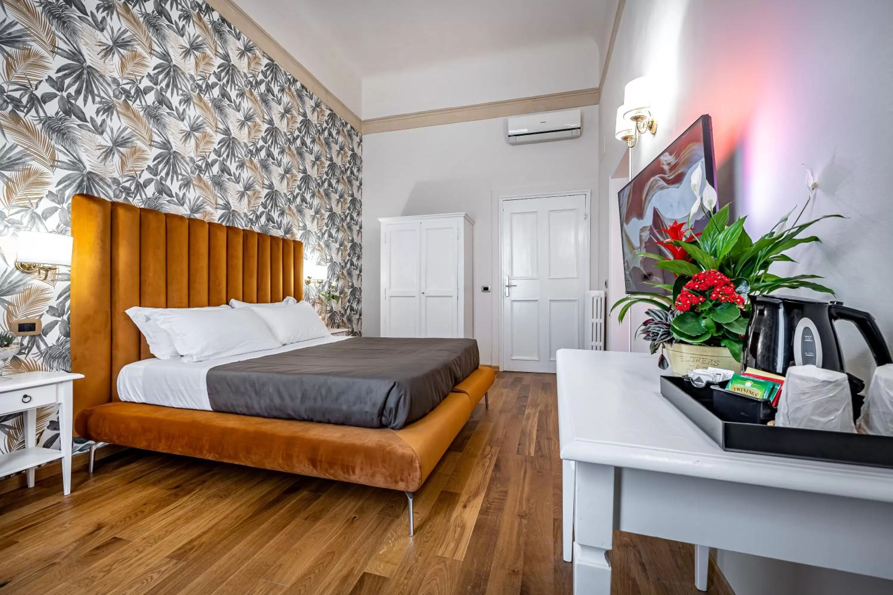 Bedroom, Bed in Maison Pitti Florence