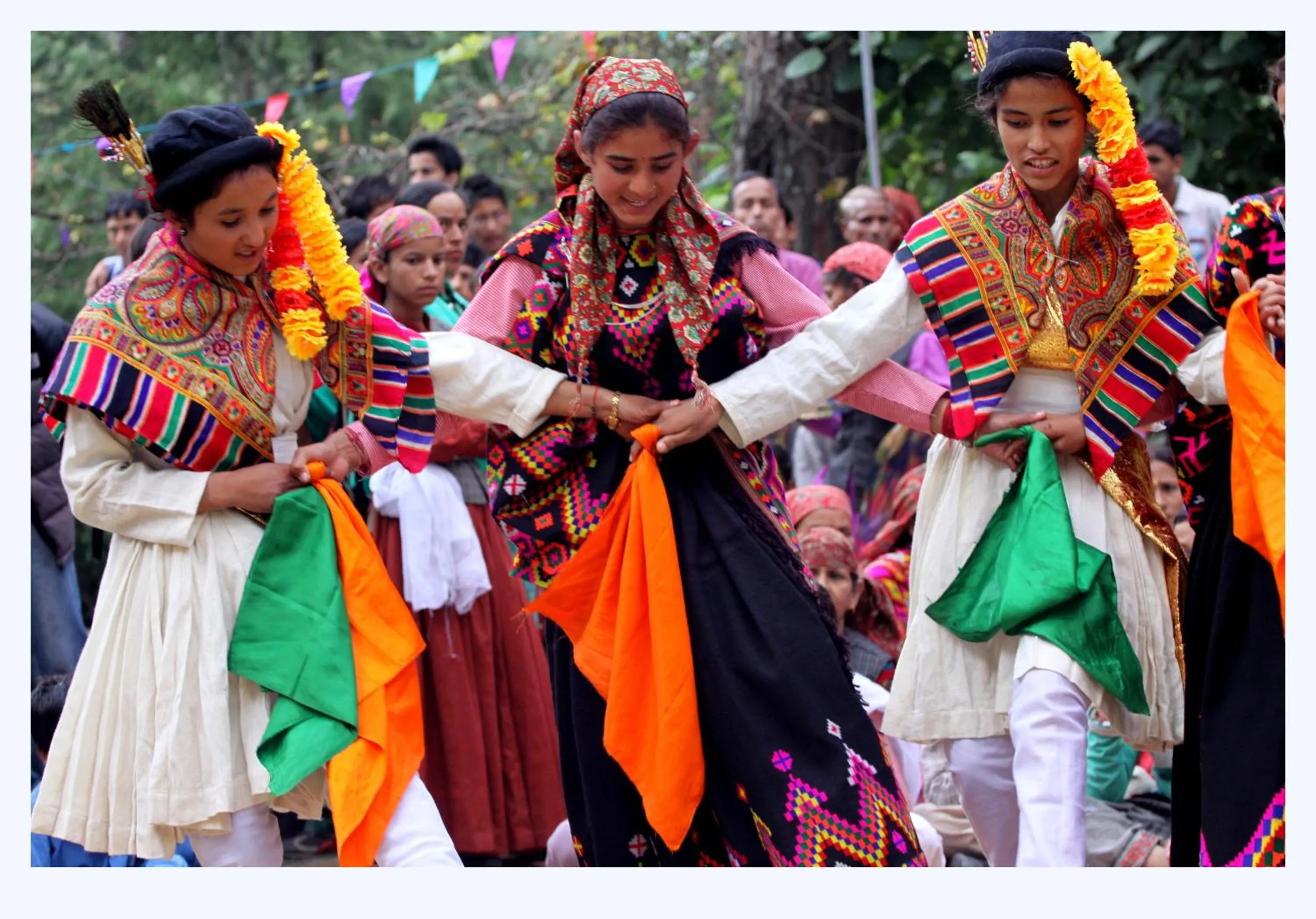 Evening entertainment in Solang Valley Resort