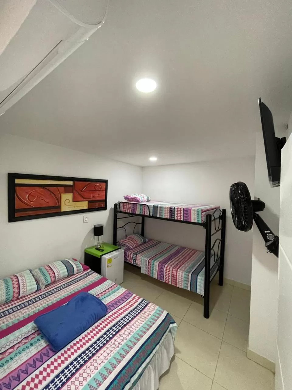 Photo of the whole room, Bed in Lindos apartaestudios y habitaciones en Ibague