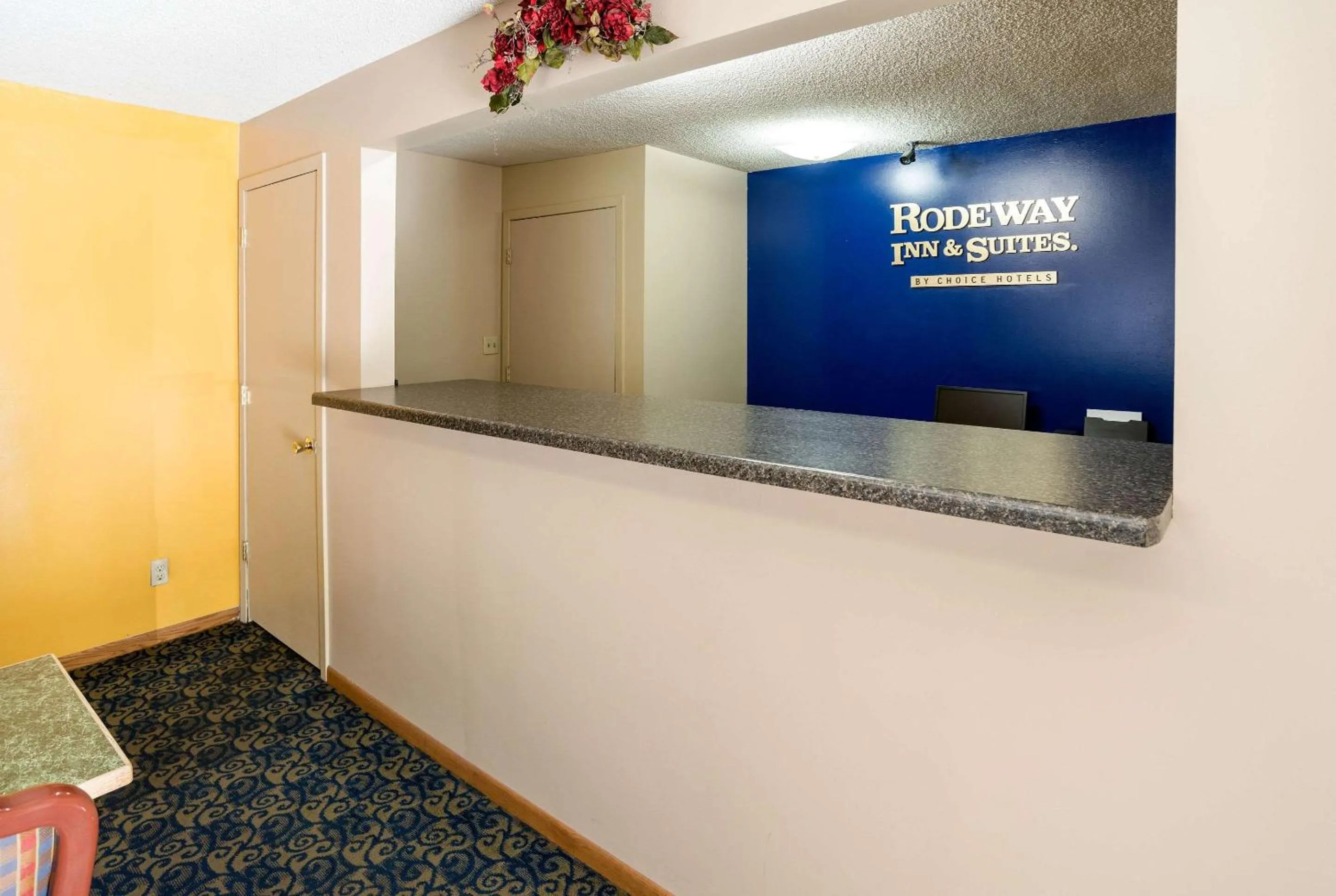 Lobby or reception in Rodeway Inn & Suites