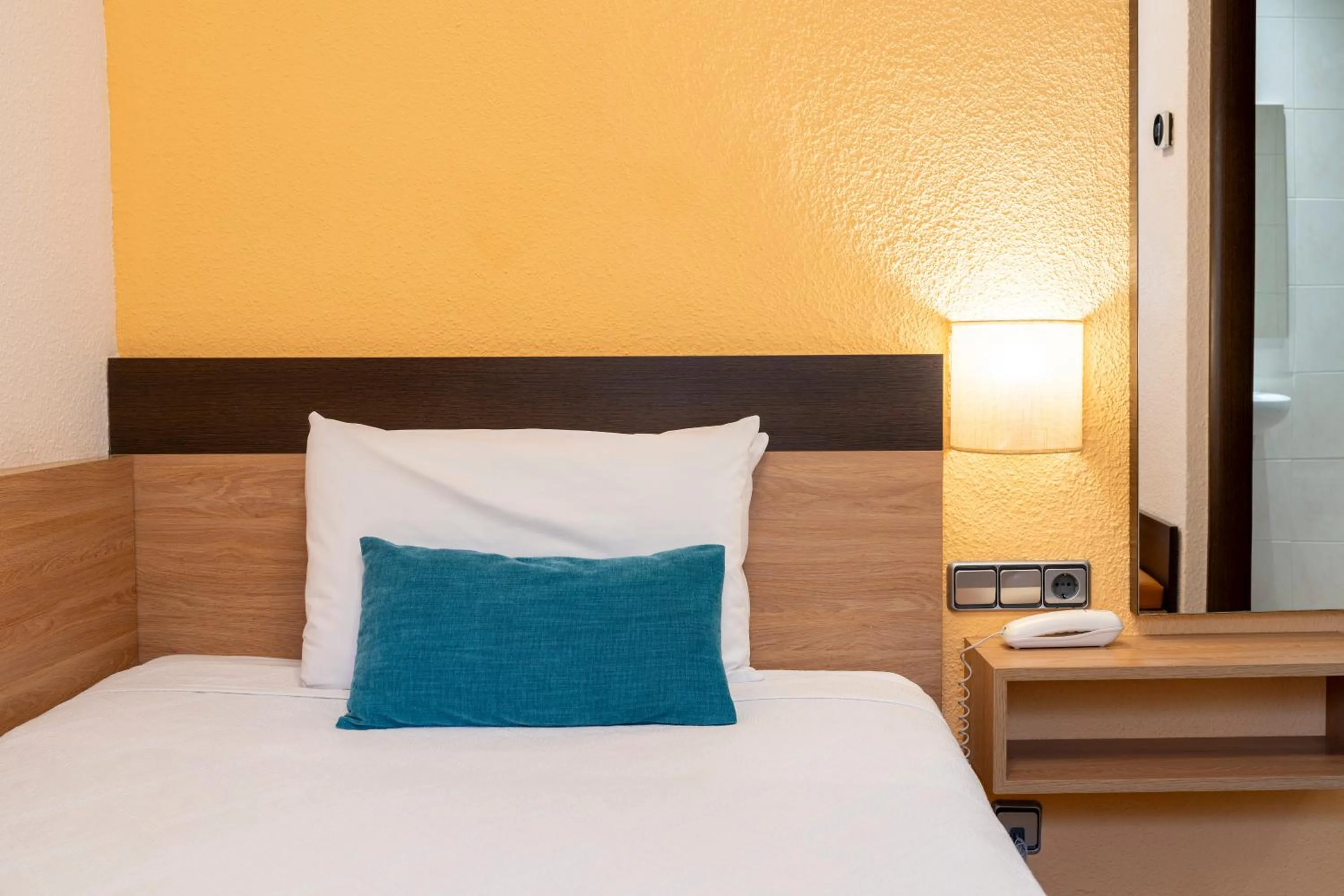 Bed in Hostal Ballesta