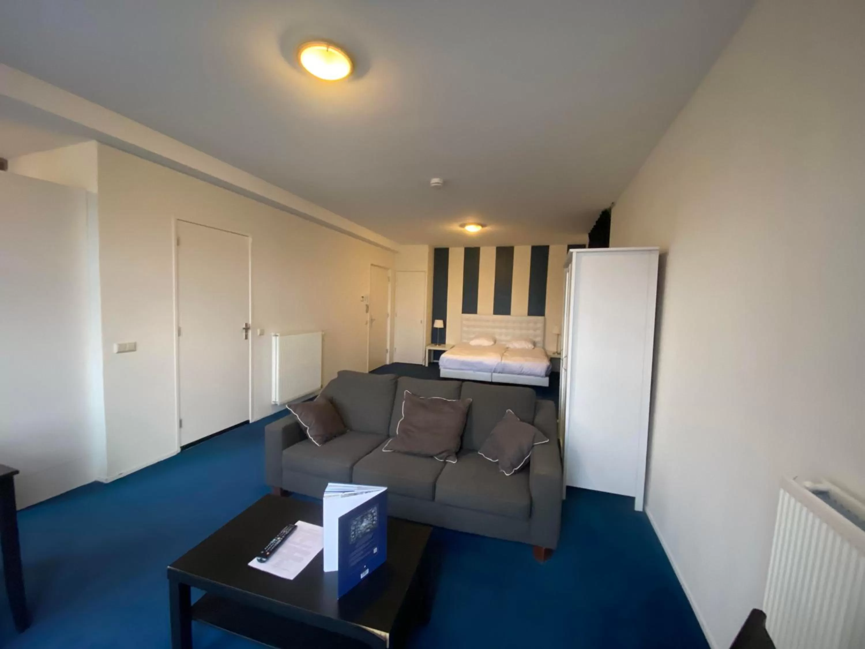 Living room in Hotel Bridges House - Delft City Centre