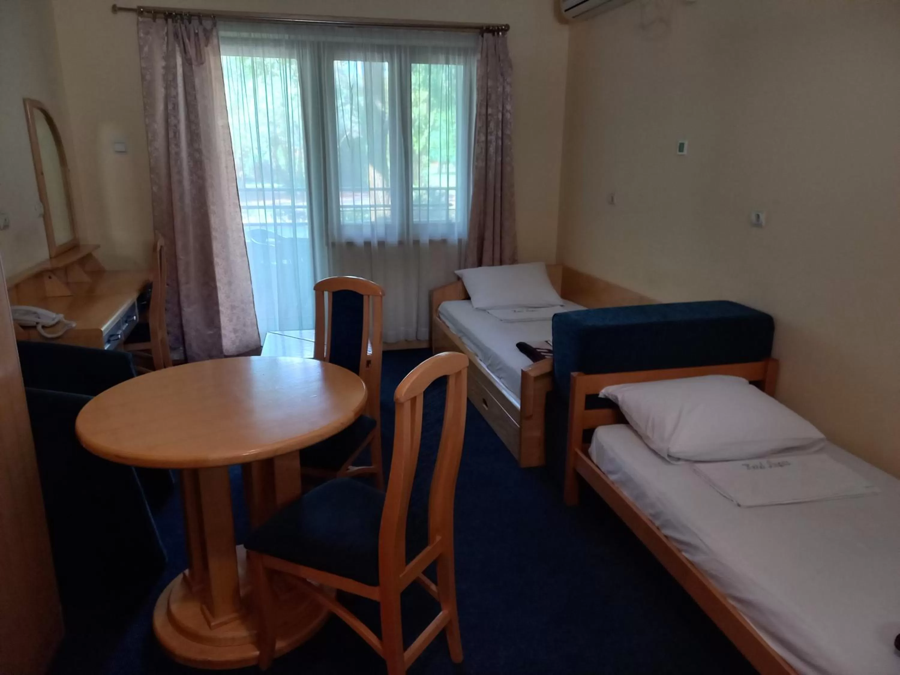 Family, Bed in Garni Lupus prenoćište