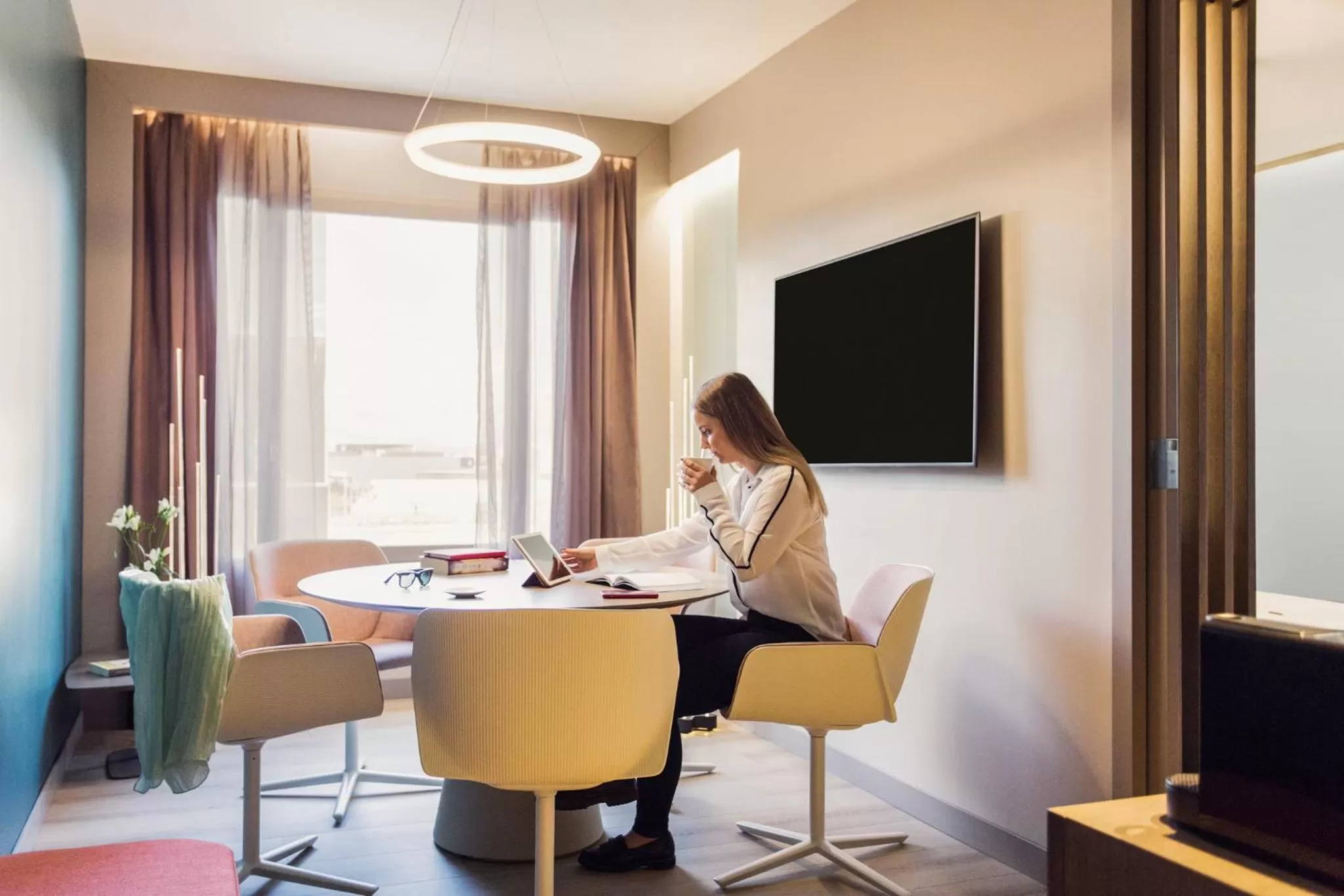 People in Novotel Campo De Las Naciones