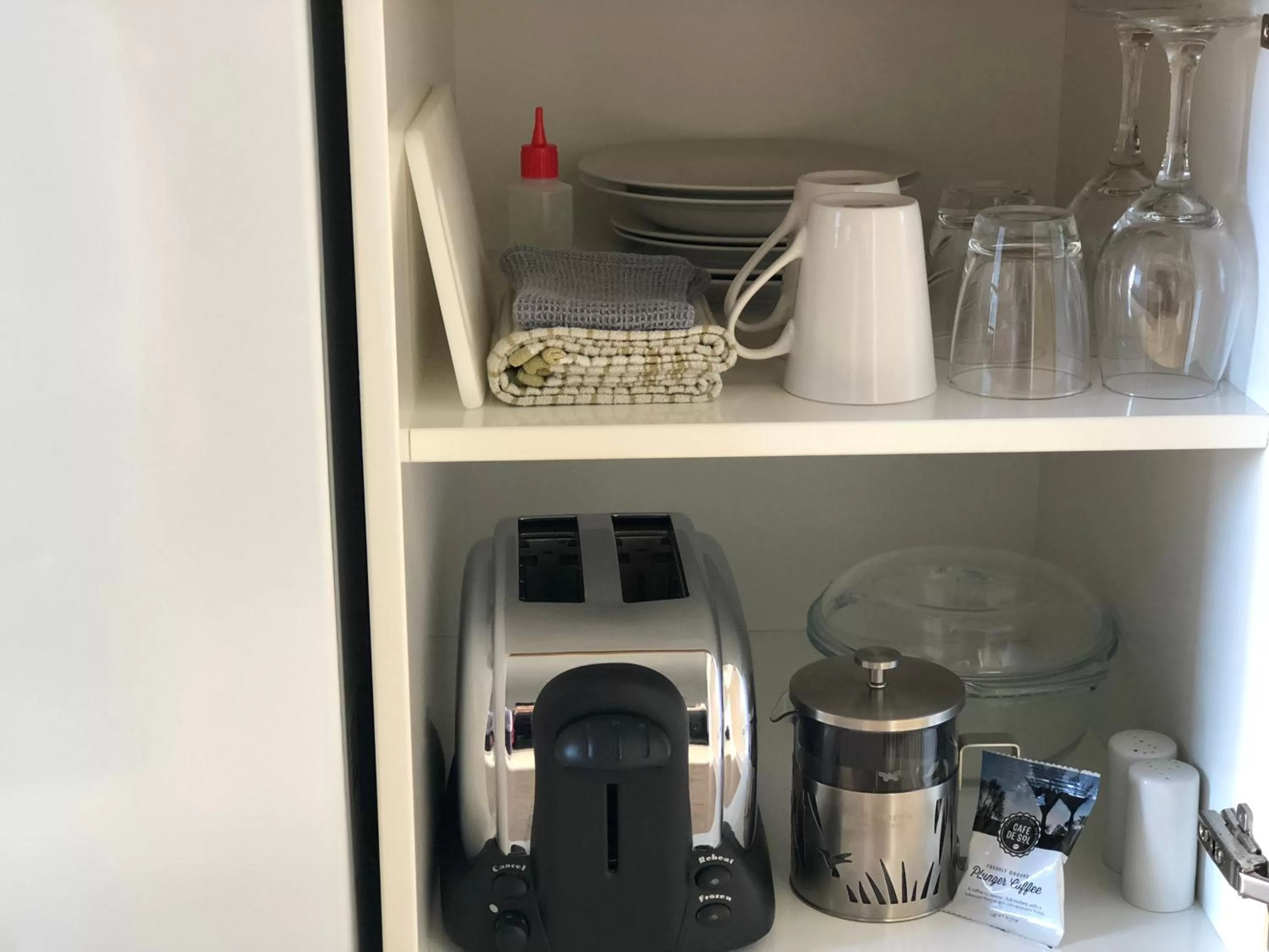 Kitchen or kitchenette in Bella Vista Motel Te Anau