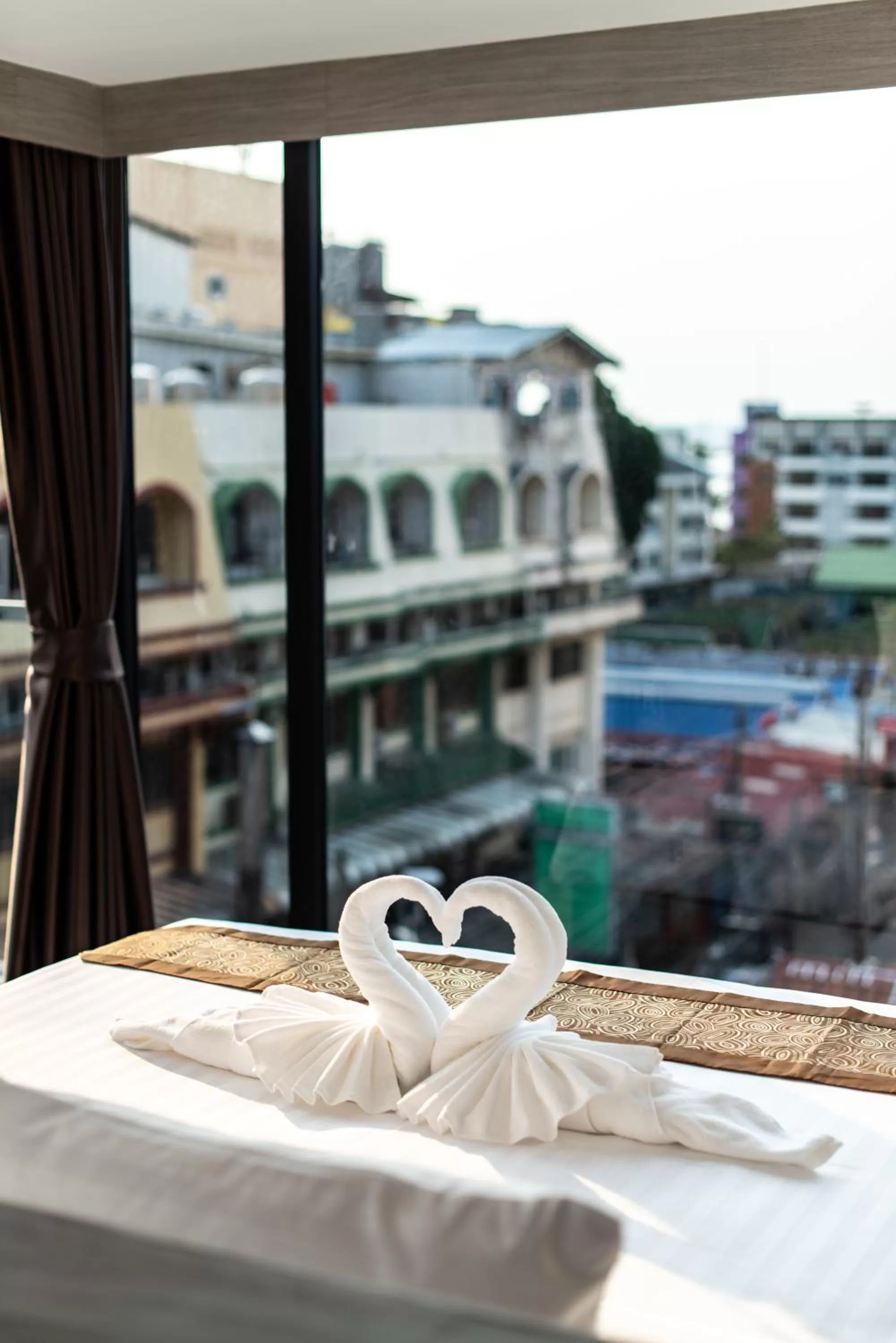 Bed in Blackwoods Hotel Pattaya - SHA Extra Plus