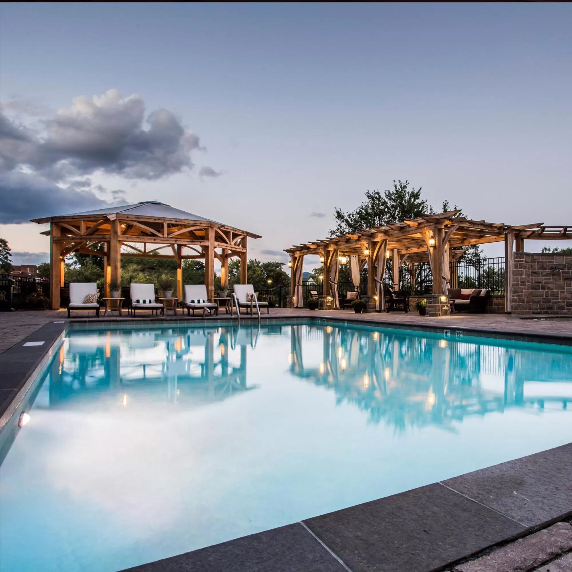  in Hotel Roanoke & Conference Center, Curio Collection by Hilton