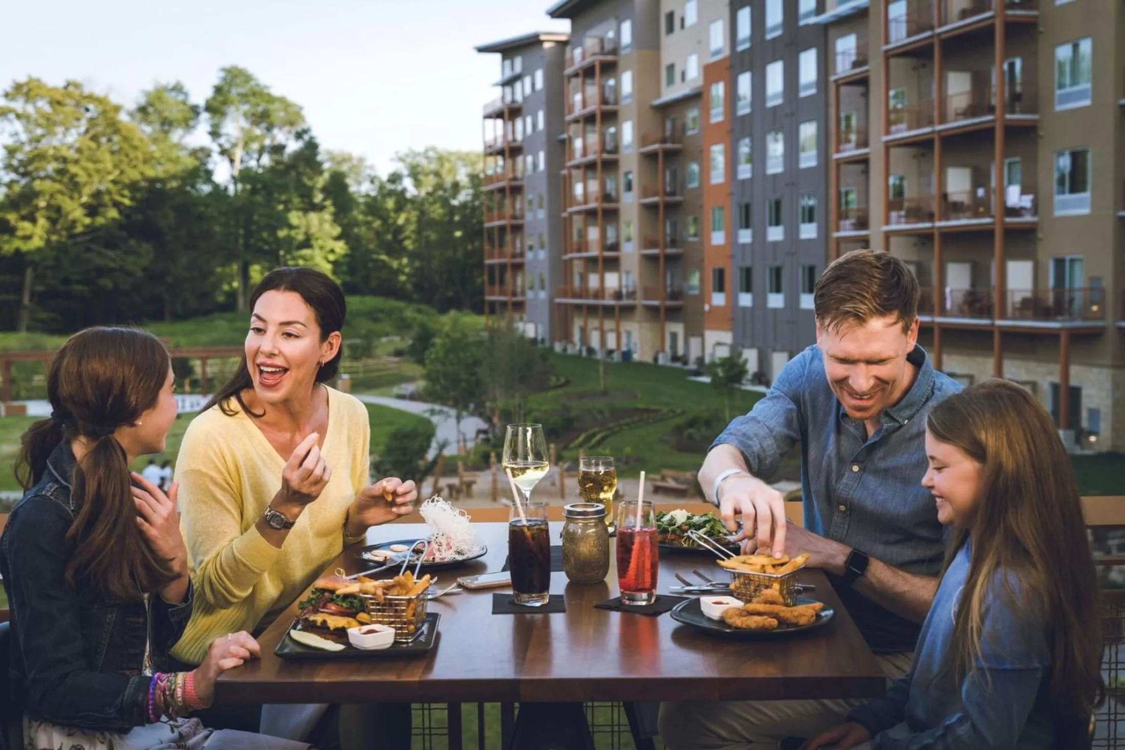 Food and drinks in The Kartrite Resort and Indoor Waterpark