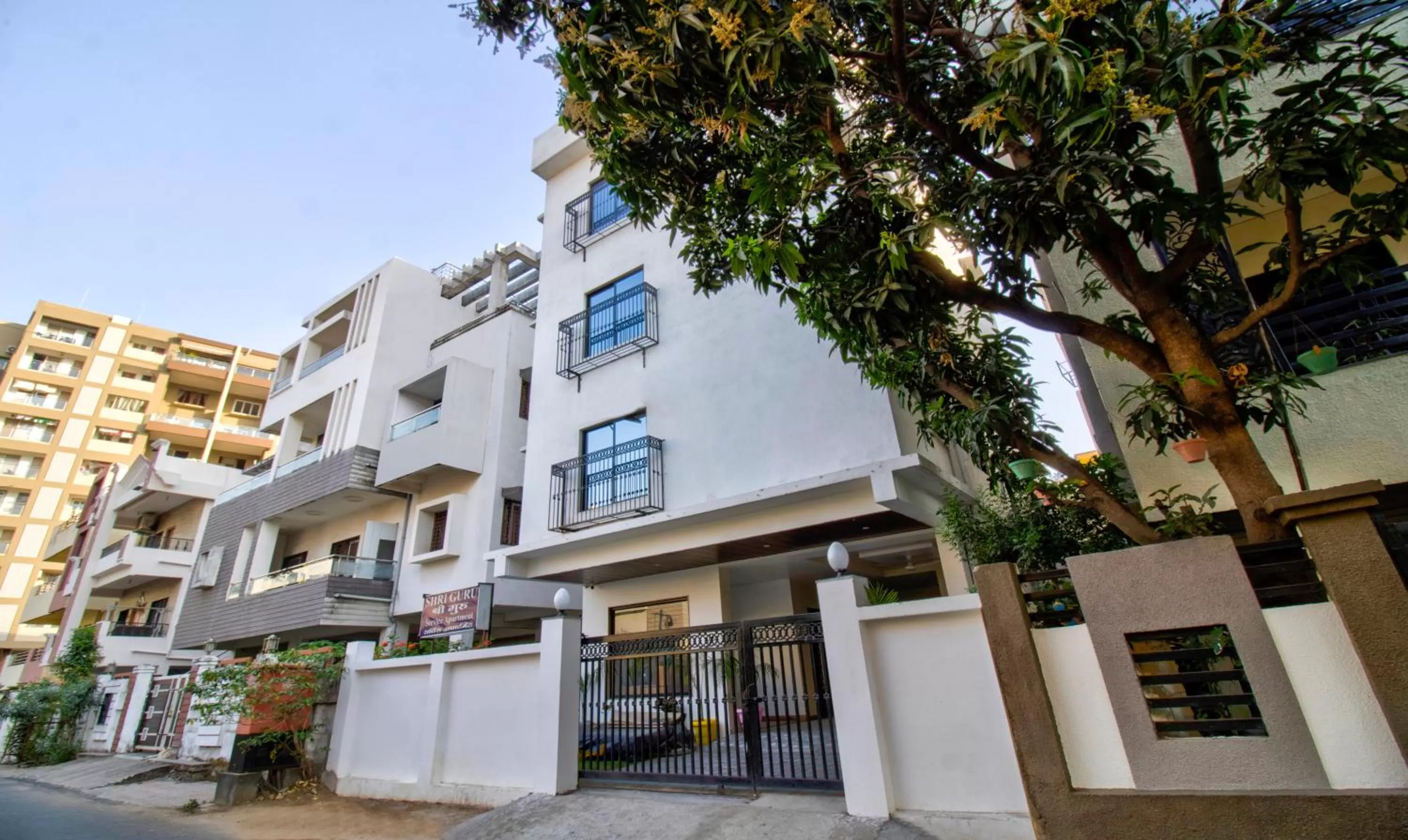 Property building in Itsy Hotels Shri Guru Service Apartment