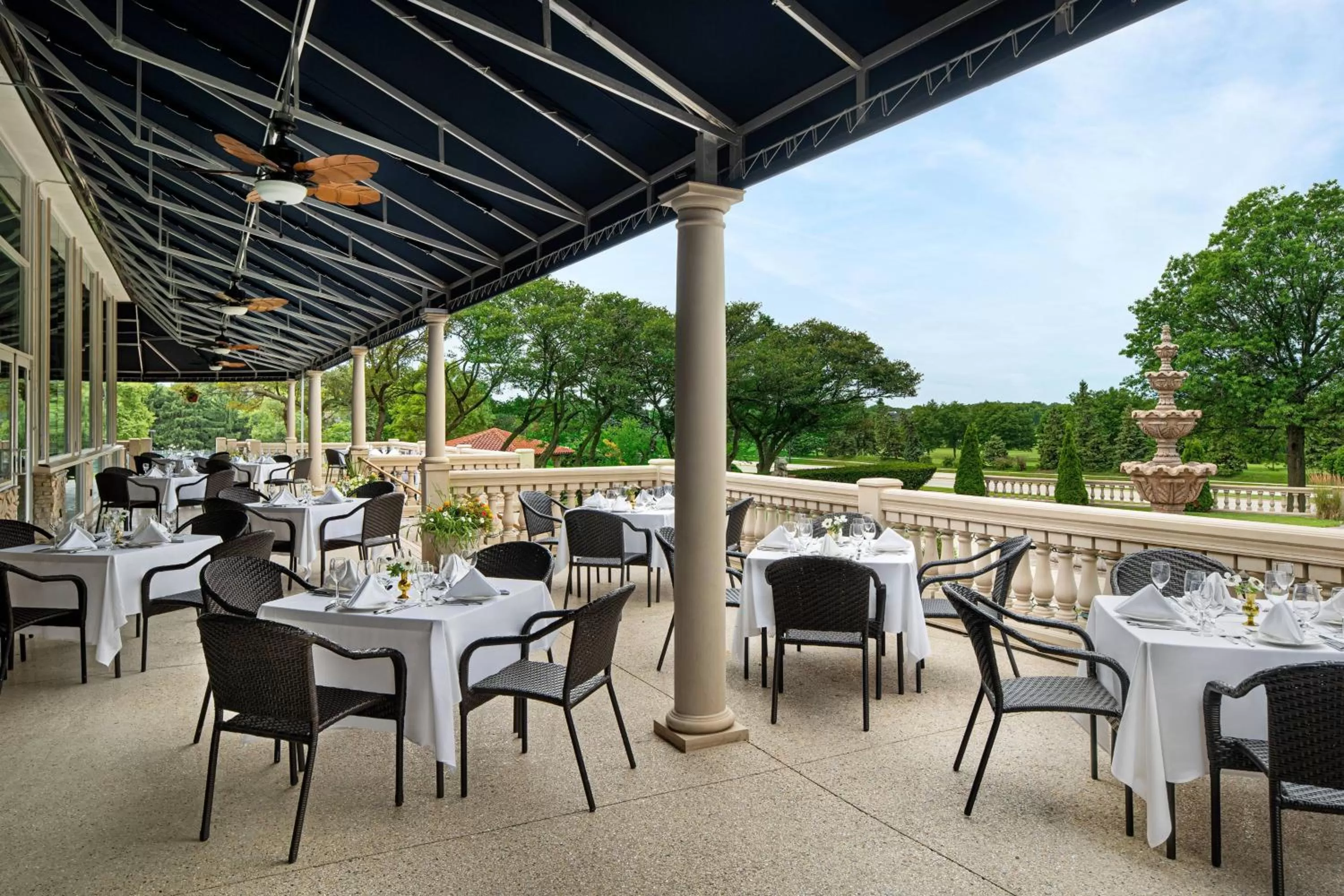 Restaurant/places to eat in The Drake Oak Brook, Autograph Collection