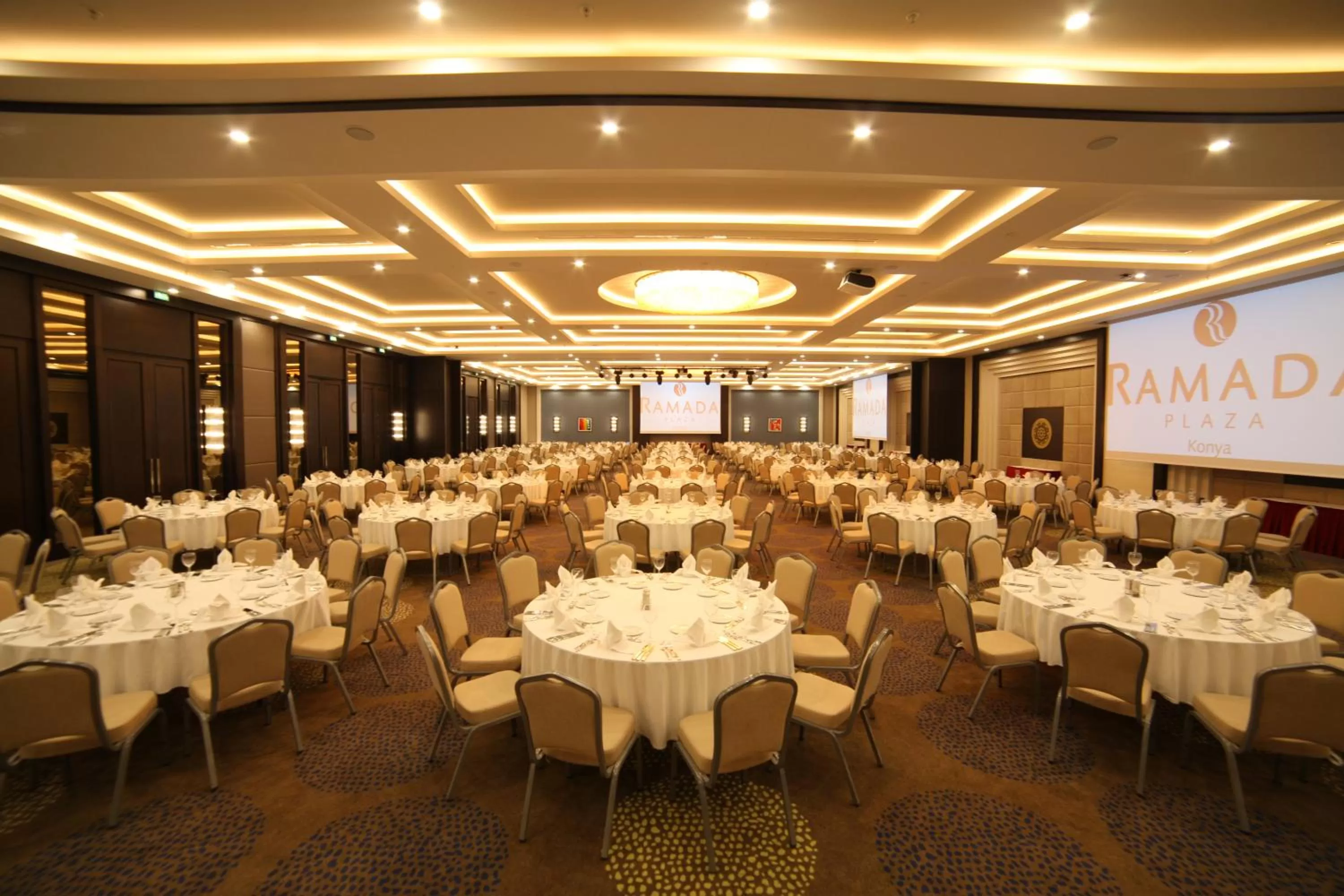 Banquet/Function facilities in Ramada Plaza By Wyndham Konya