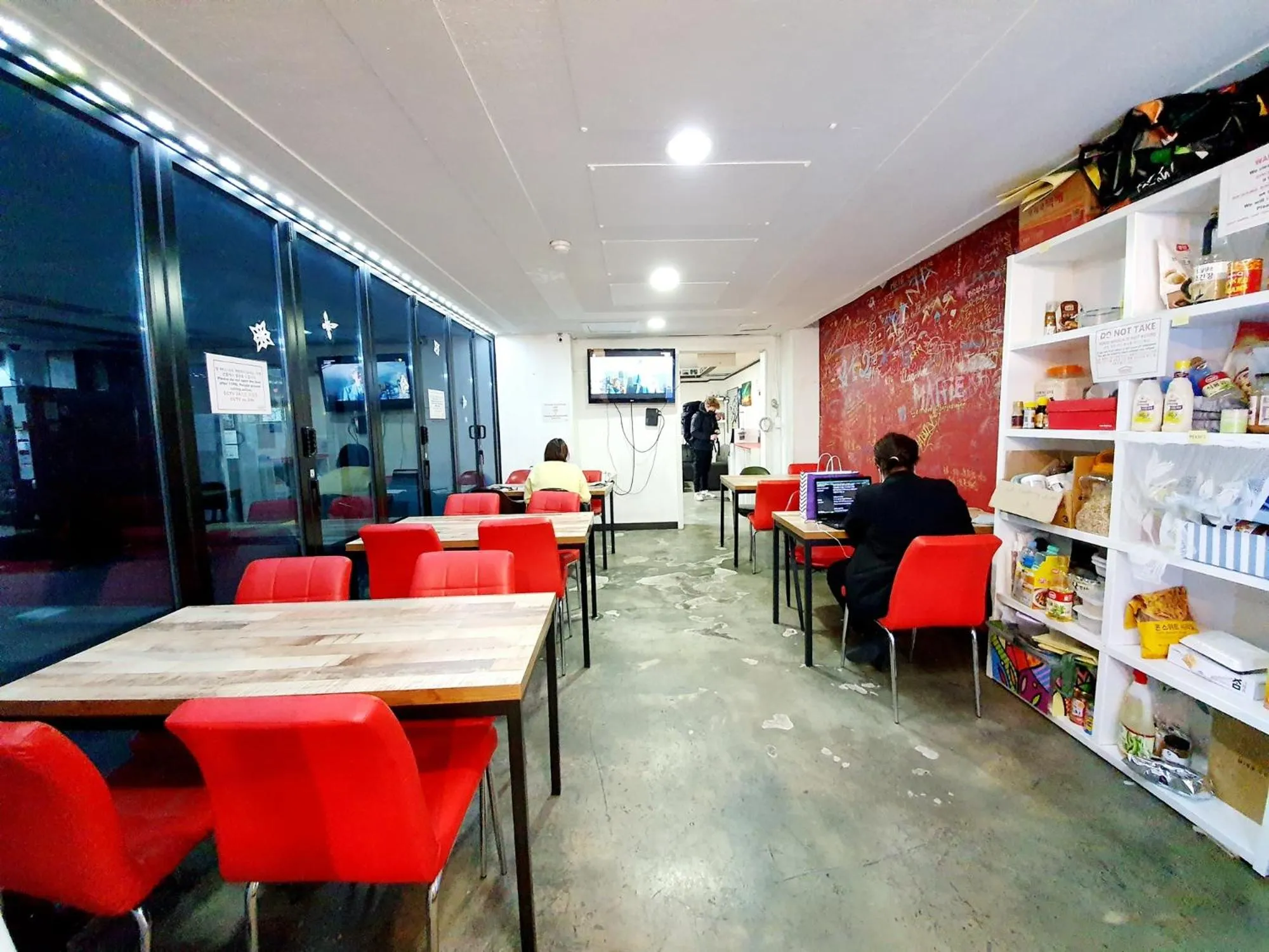 Area and facilities in Kimchee Busan Downtown Guesthouse