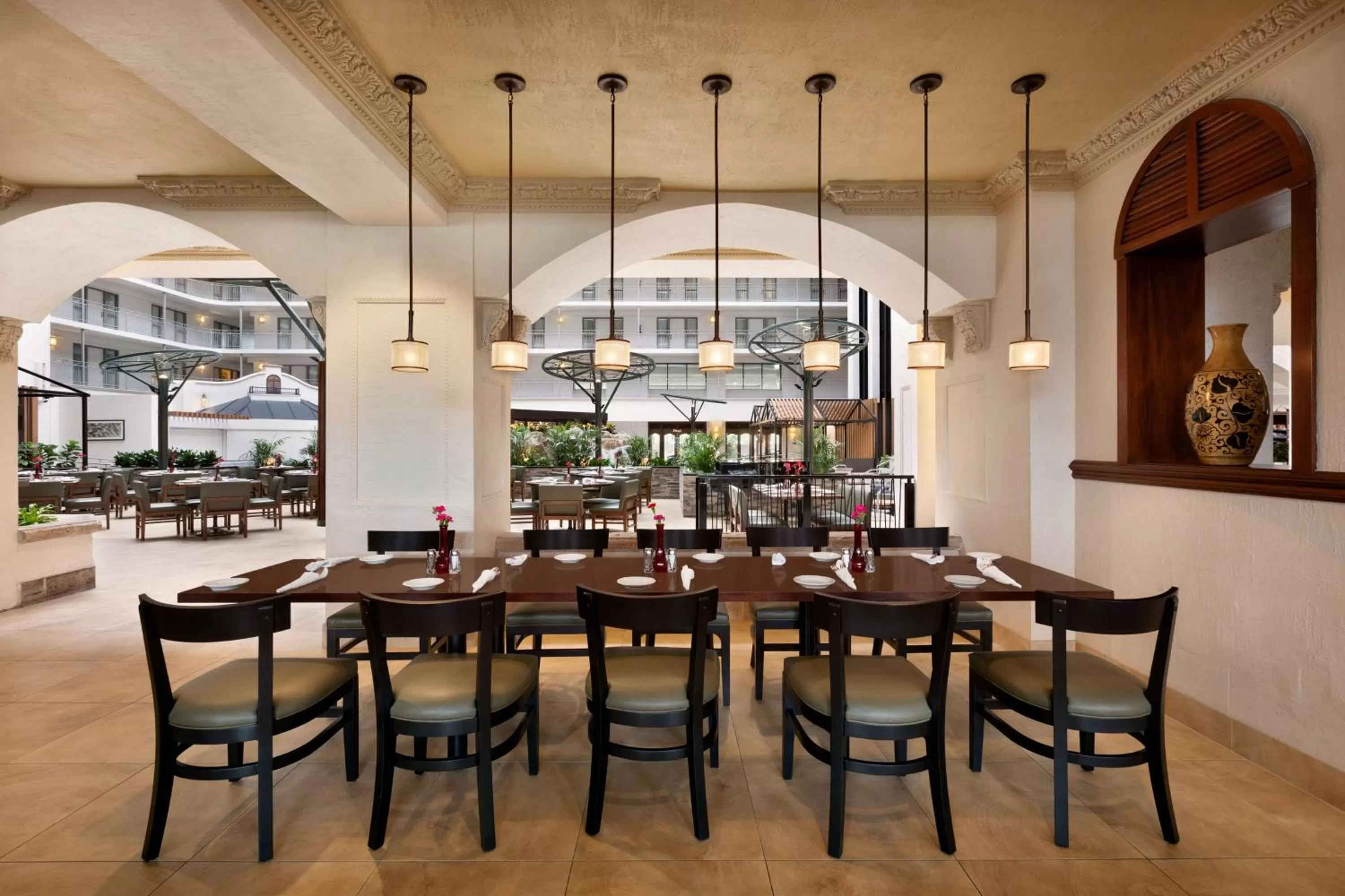 Restaurant/places to eat in Embassy Suites by Hilton Dallas DFW Airport South