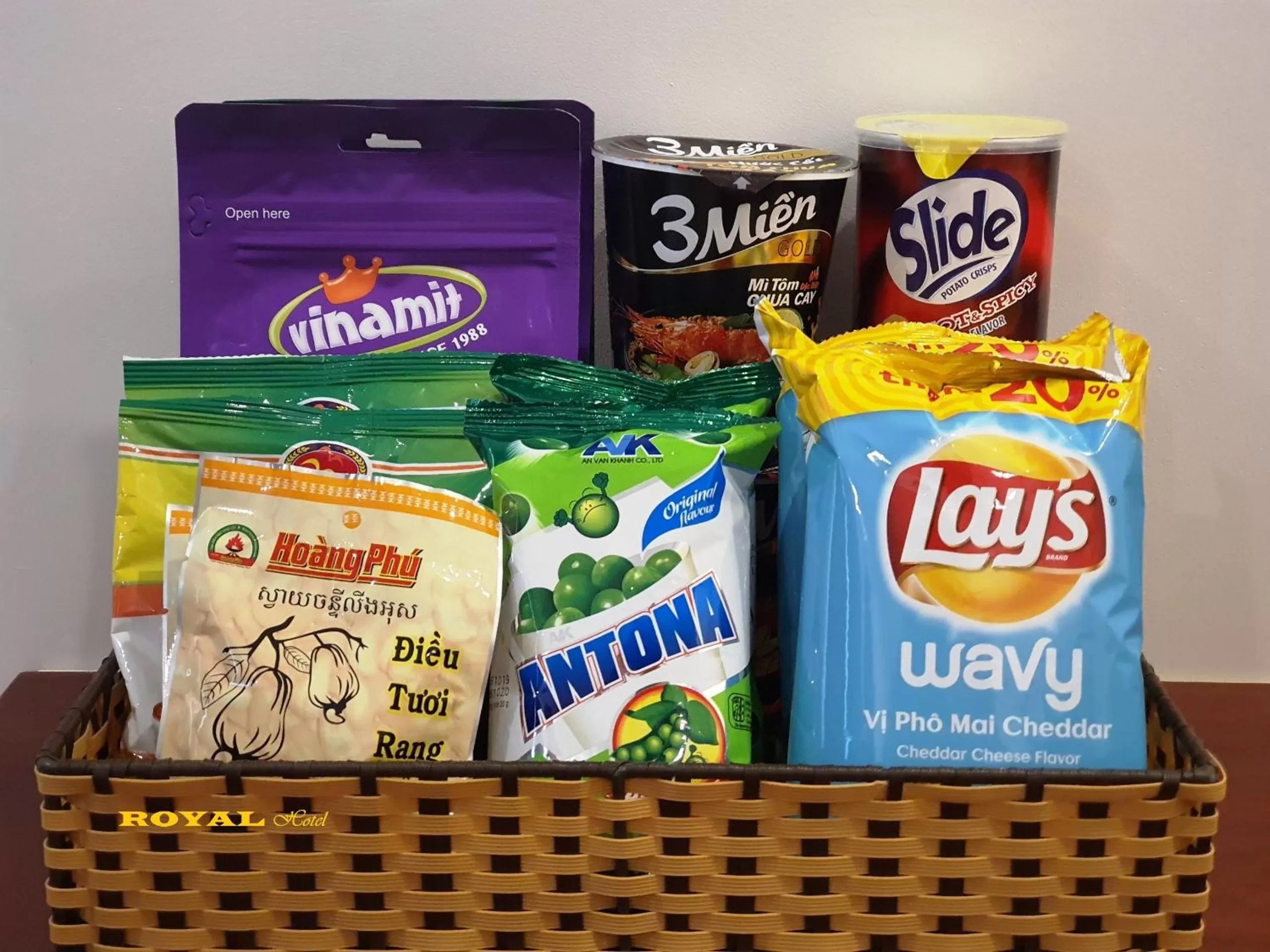 Food and drinks in Royal Hotel