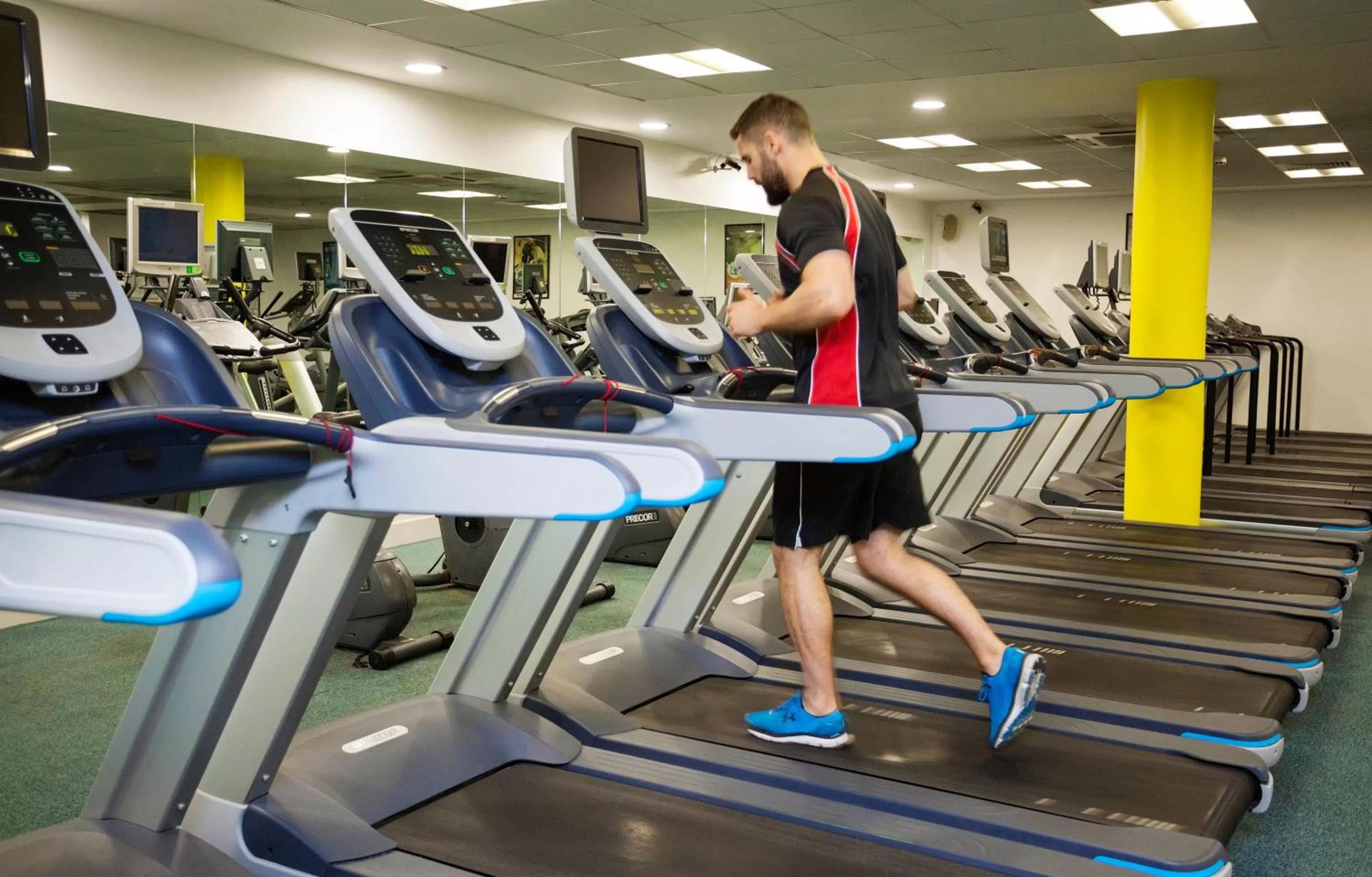 Fitness centre/facilities in Clayton Hotel Cardiff Lane
