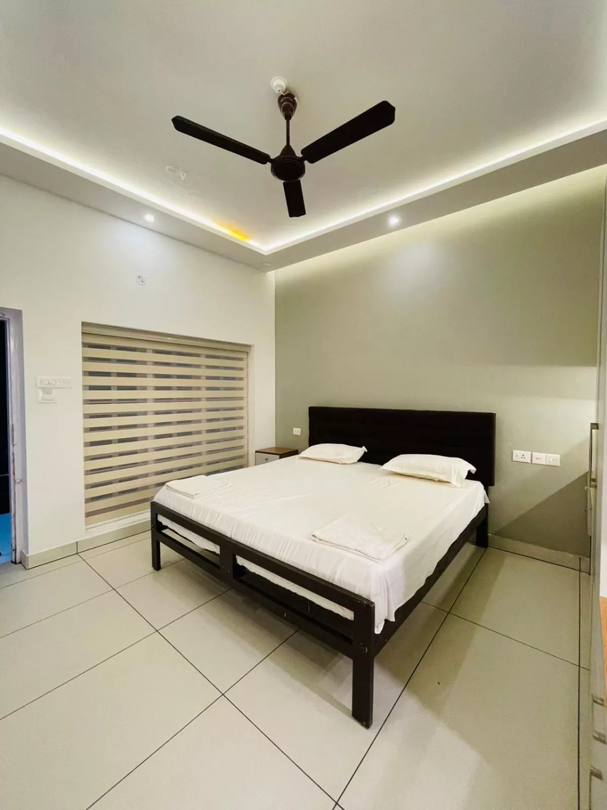 Bed in Garden Bay Resort