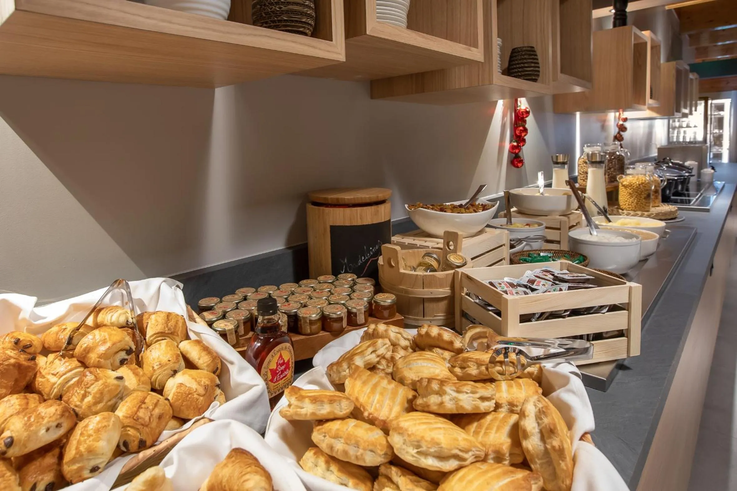 Buffet breakfast in Altezza - Arc 1800 Hotel & Spa - ex Mercure