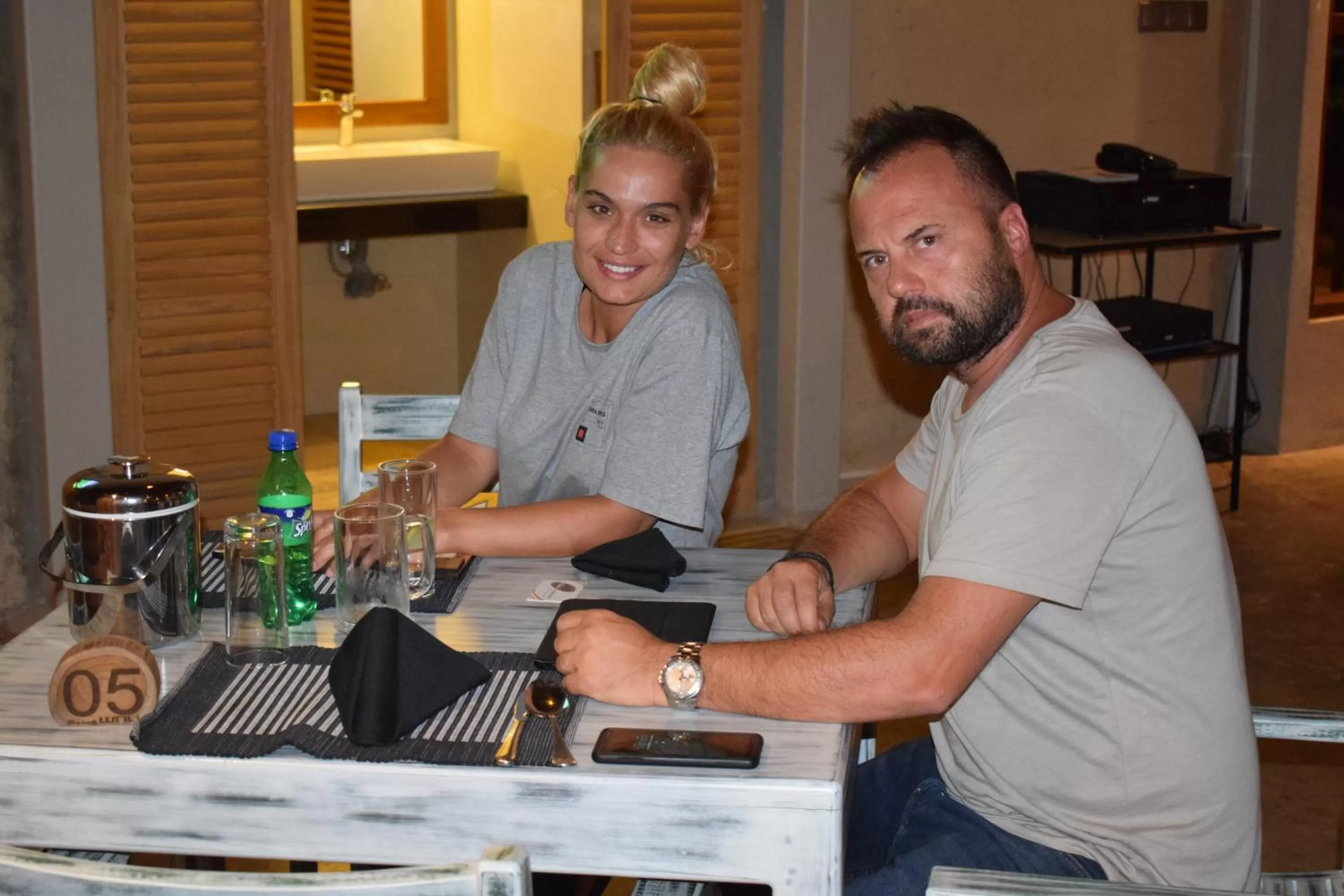 Restaurant/places to eat in Olinia Airport Hotel