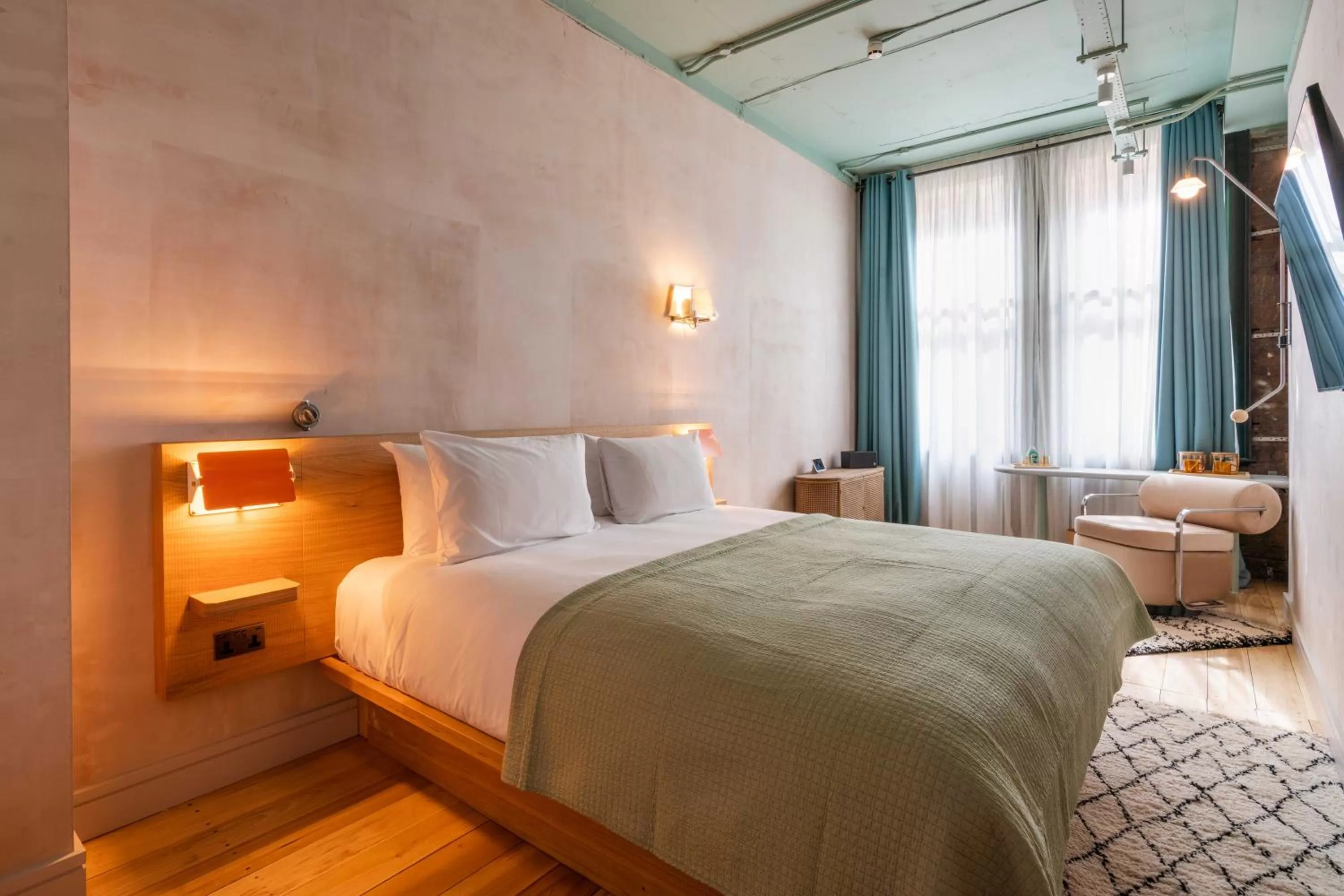 Bedroom, Bed in The Alan