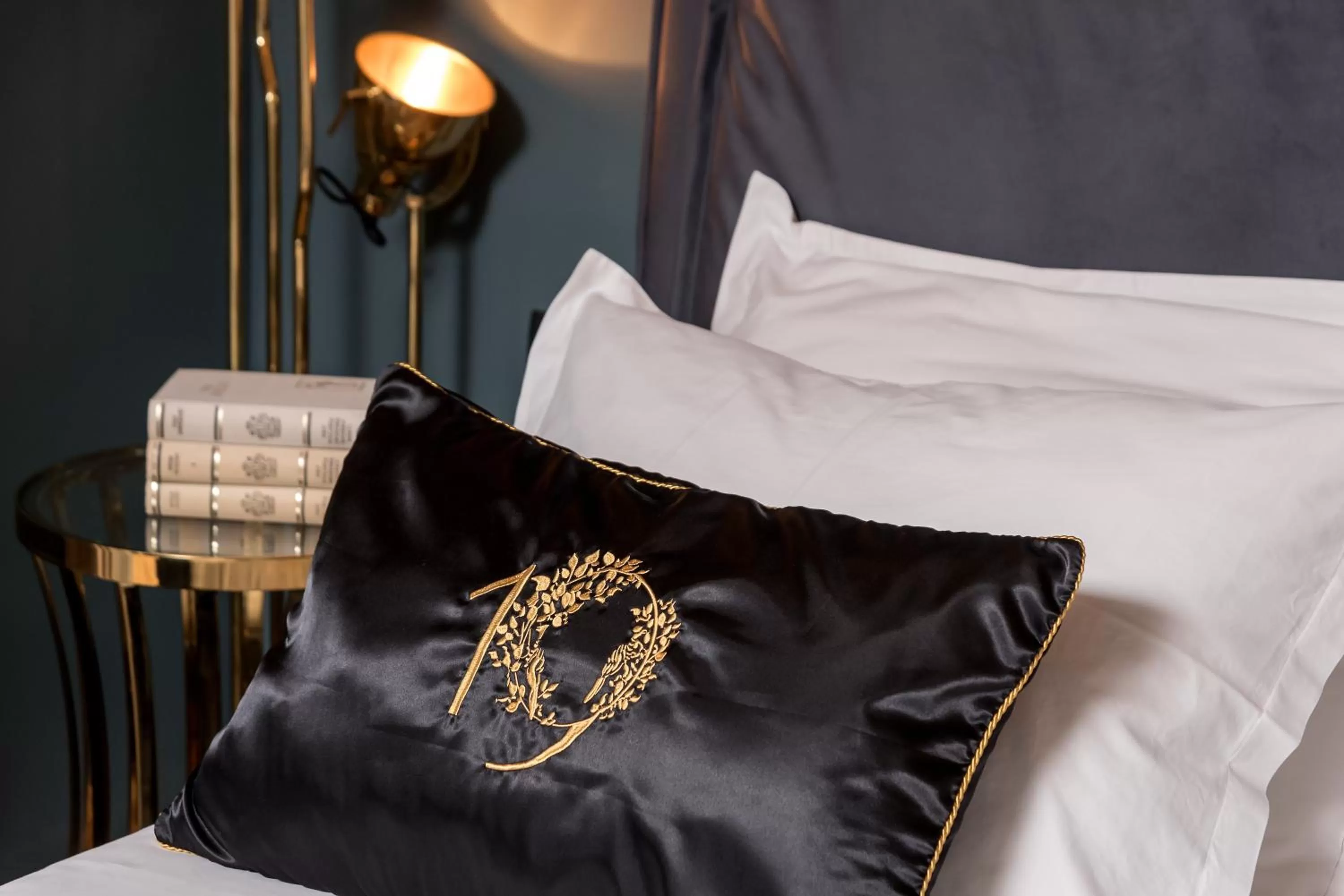 Bed in Heritage Hotel 19