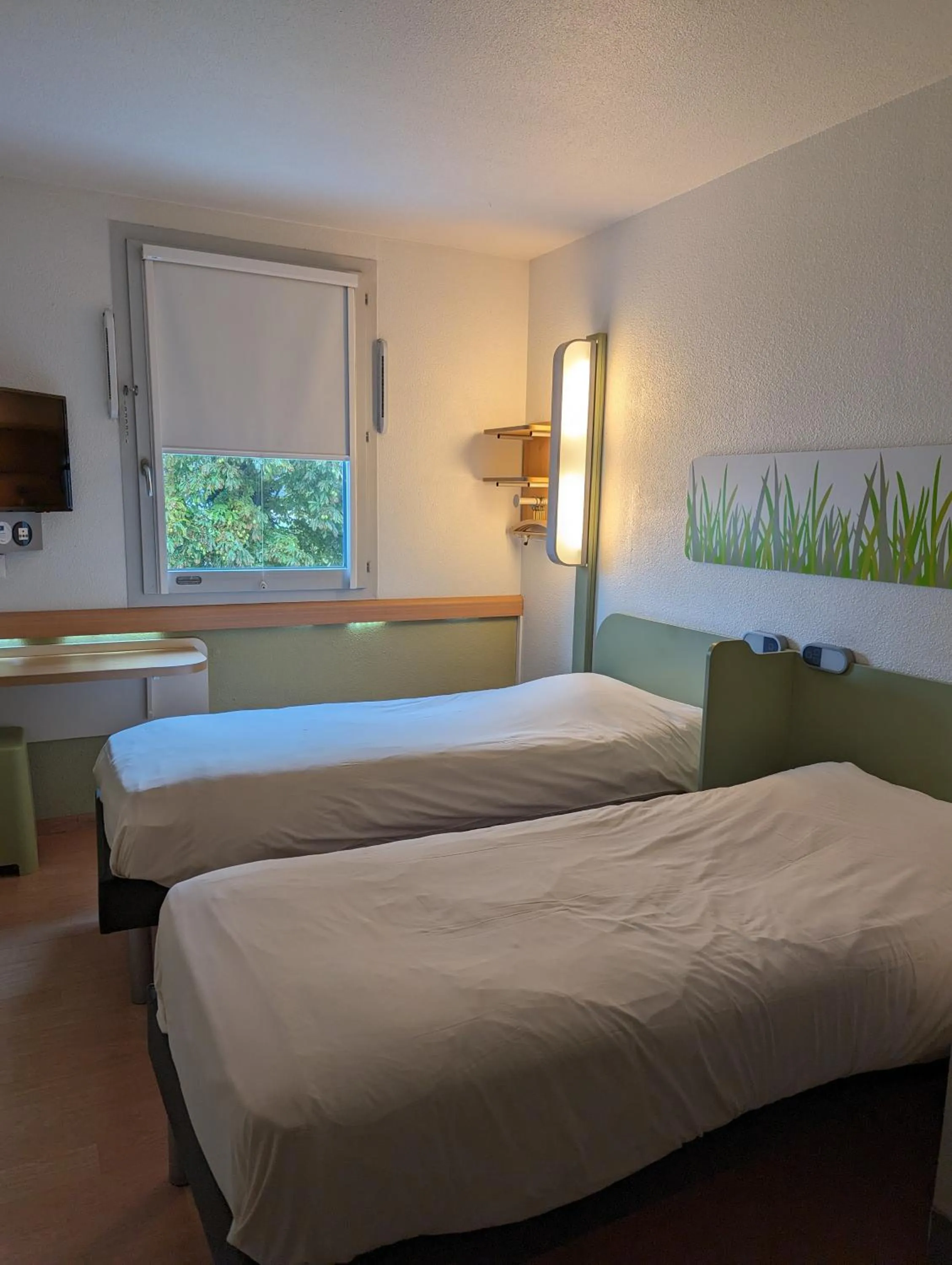 Bed in ibis budget Saint-Omer Centre