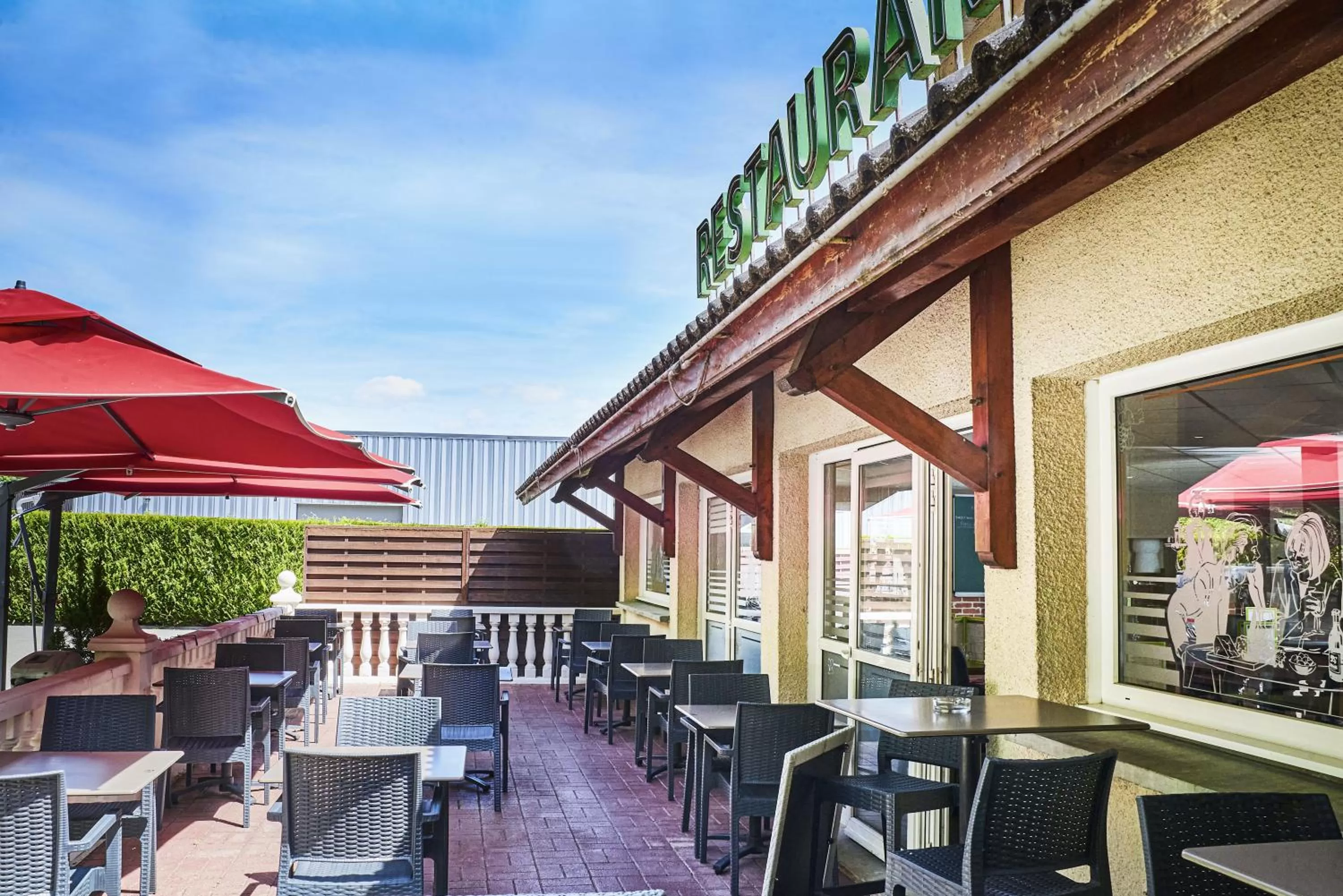 Patio in Logis Bagatelle - 51530 Dizy