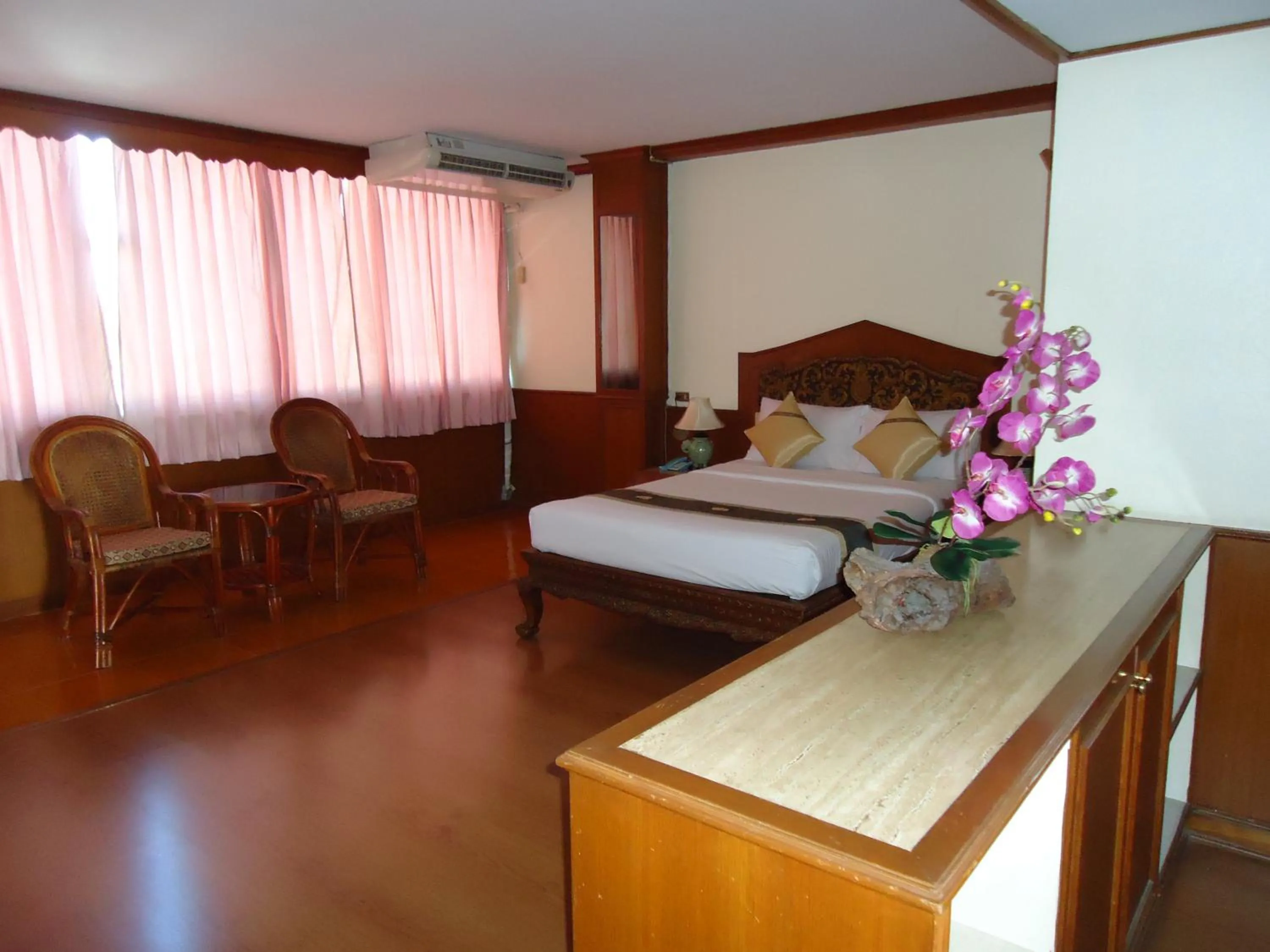 Bedroom, Bed in Top North Hotel