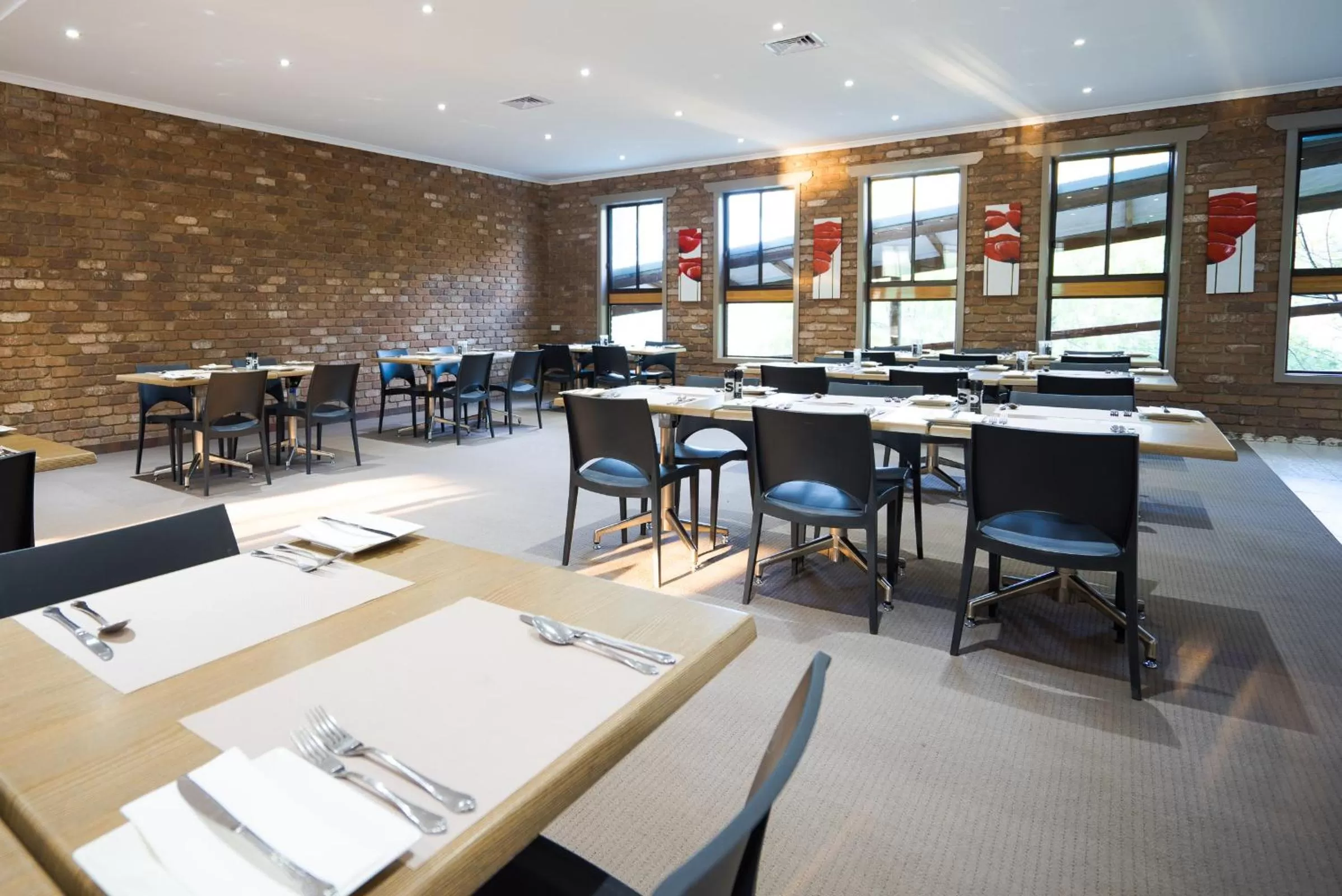 Restaurant/places to eat in Farnham Court Motel and Restaurant