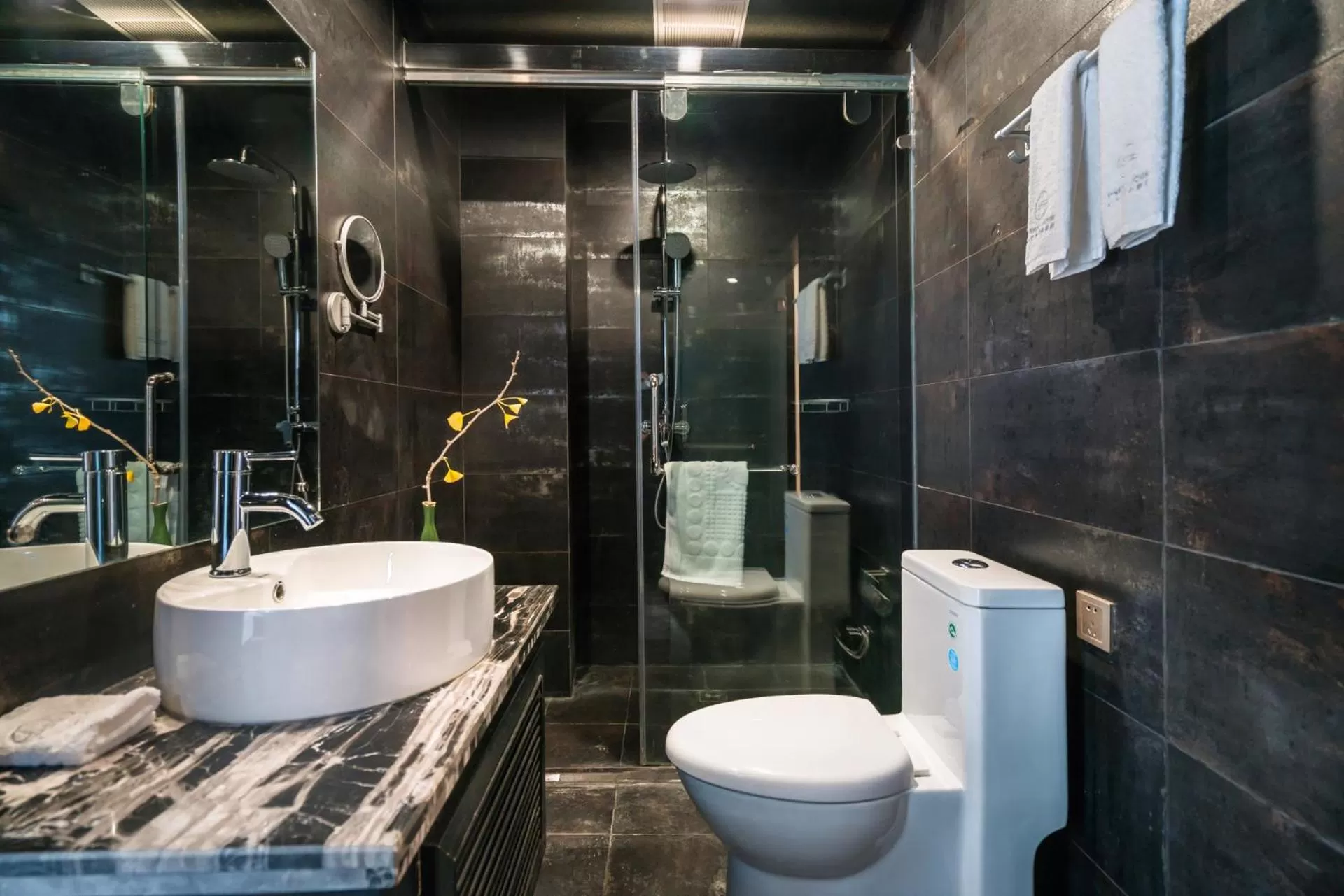 Bathroom in Lijiang Gemmer Hotel