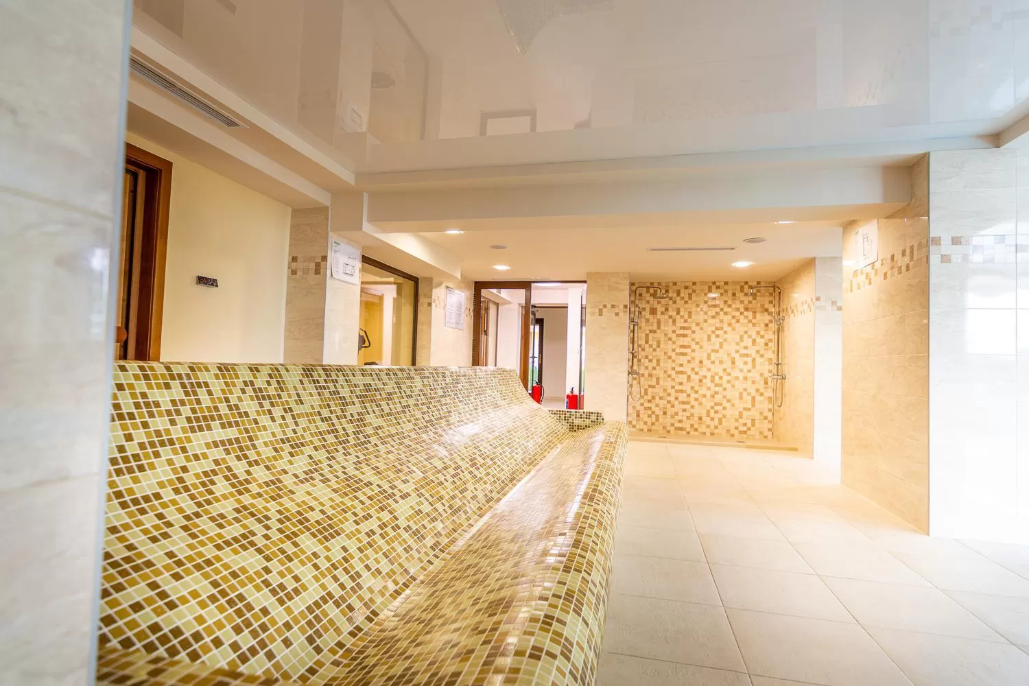 Spa and wellness centre/facilities in Eco Hotel Momata