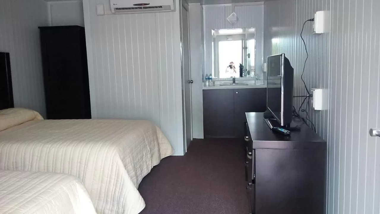 Photo of the whole room, Bed in BONITTO INN® Monterrey Norte