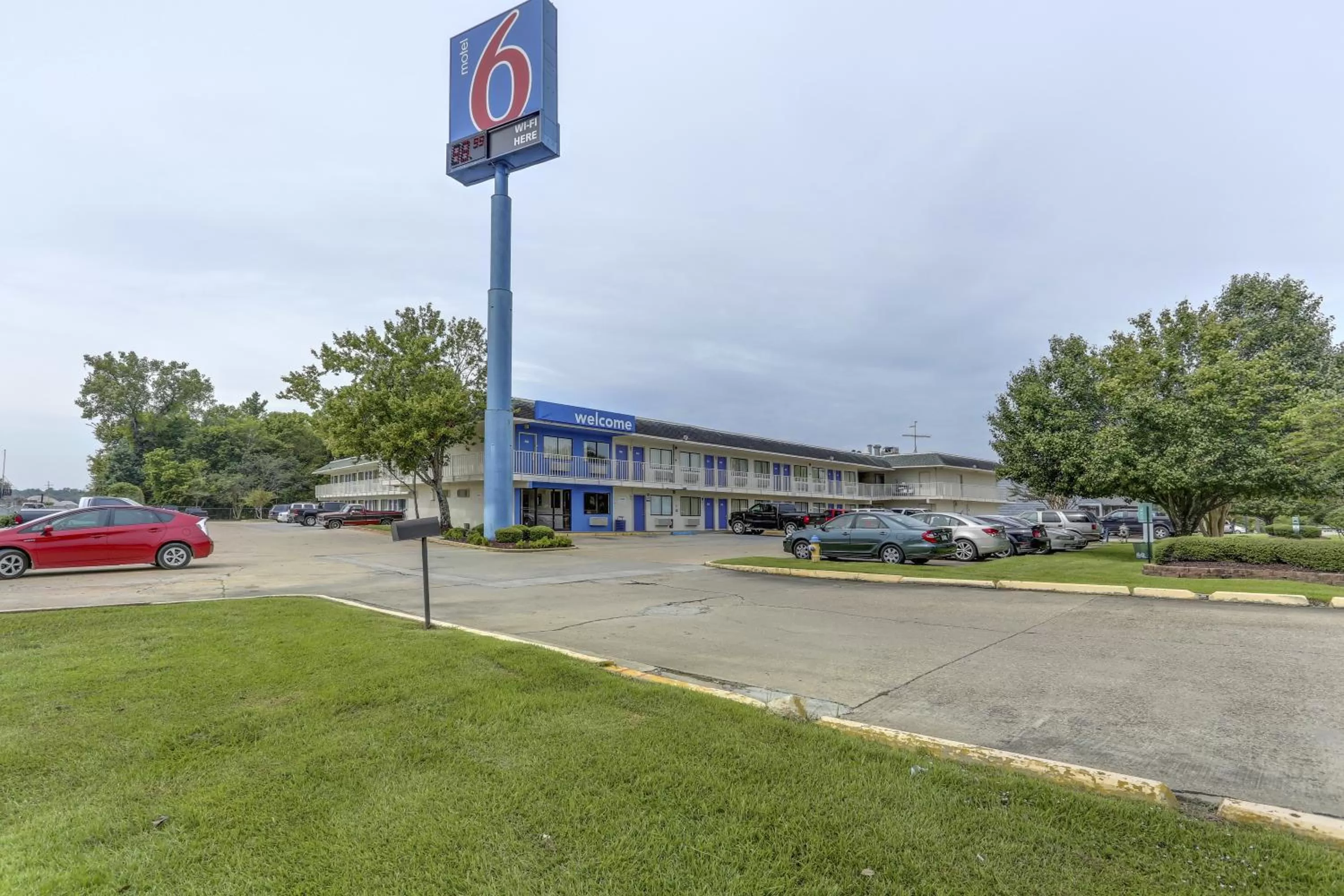 Property building in Motel 6-Port Allen, LA - Baton Rouge