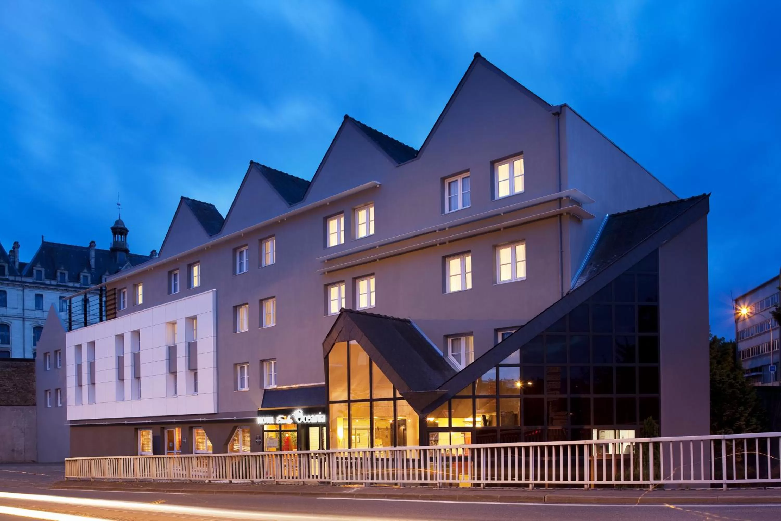 Facade/entrance in Escale Oceania Vannes Centre