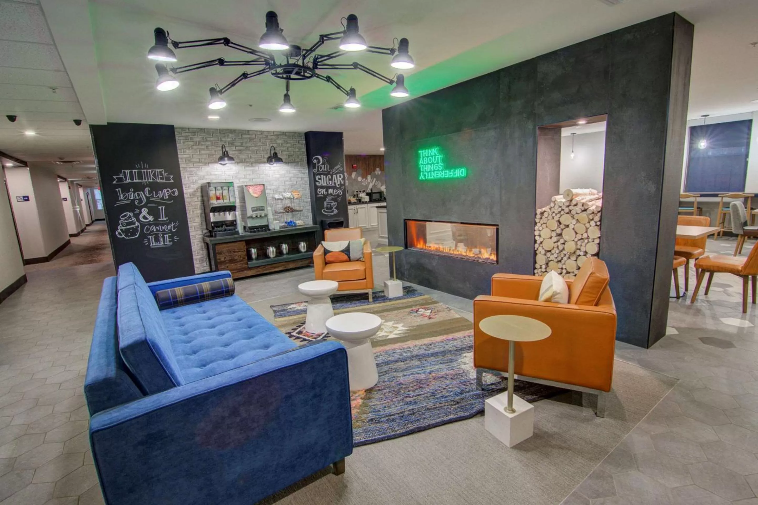 Lobby or reception in Comfort Suites Newport News Airport