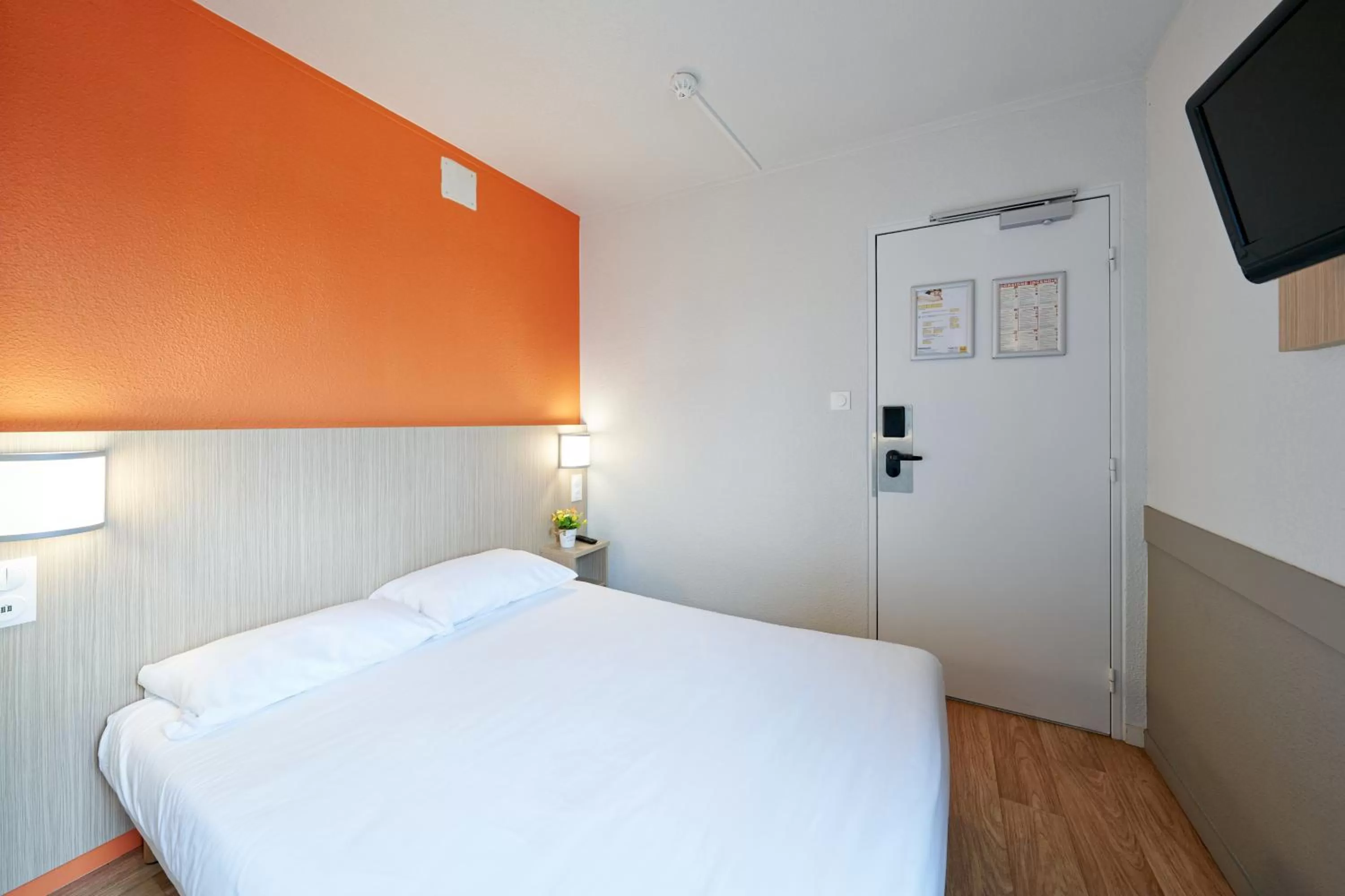 Bed in Premiere Classe Nancy Sud - Ludres