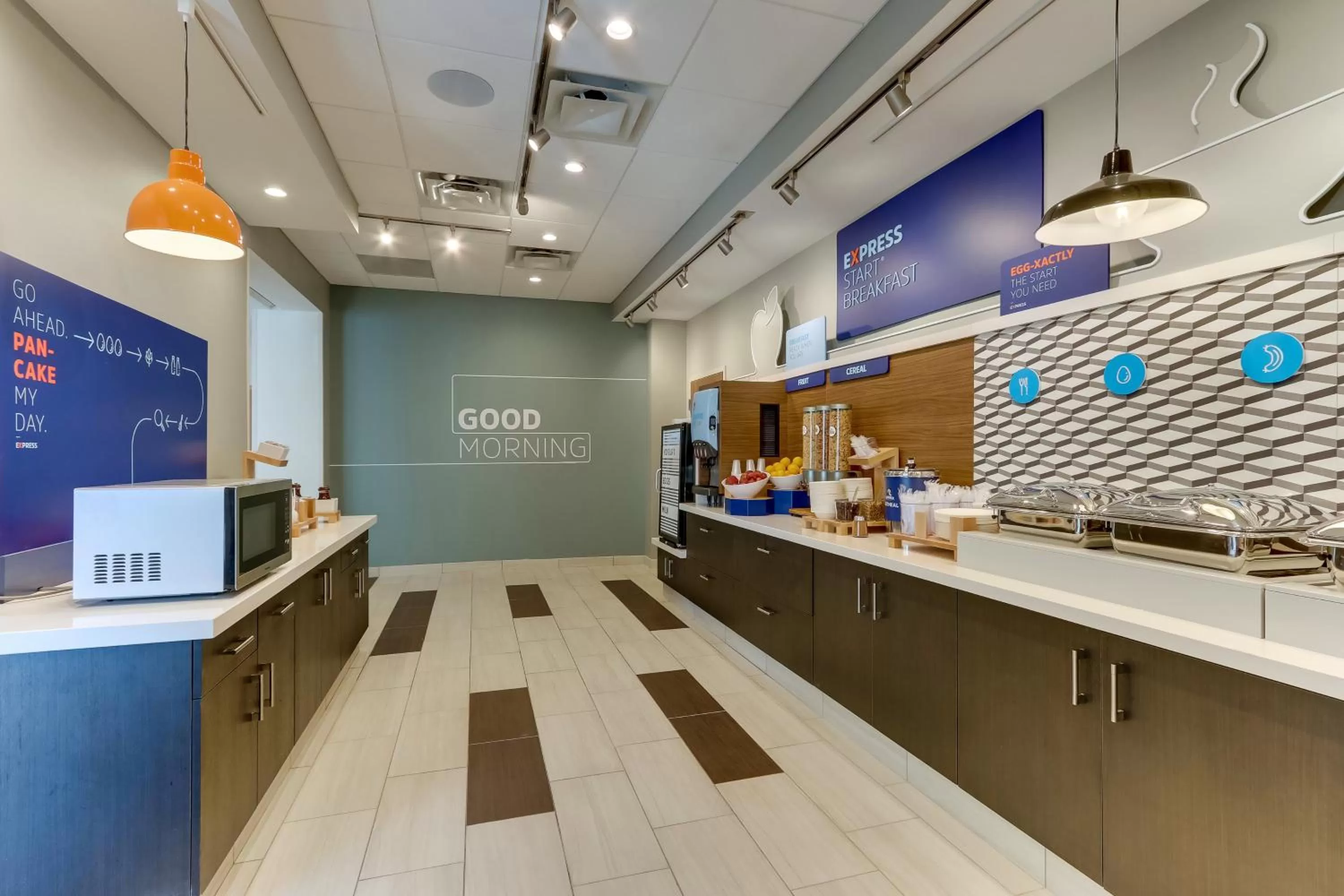 Breakfast in Holiday Inn Express - Wilmington - Porters Neck by IHG