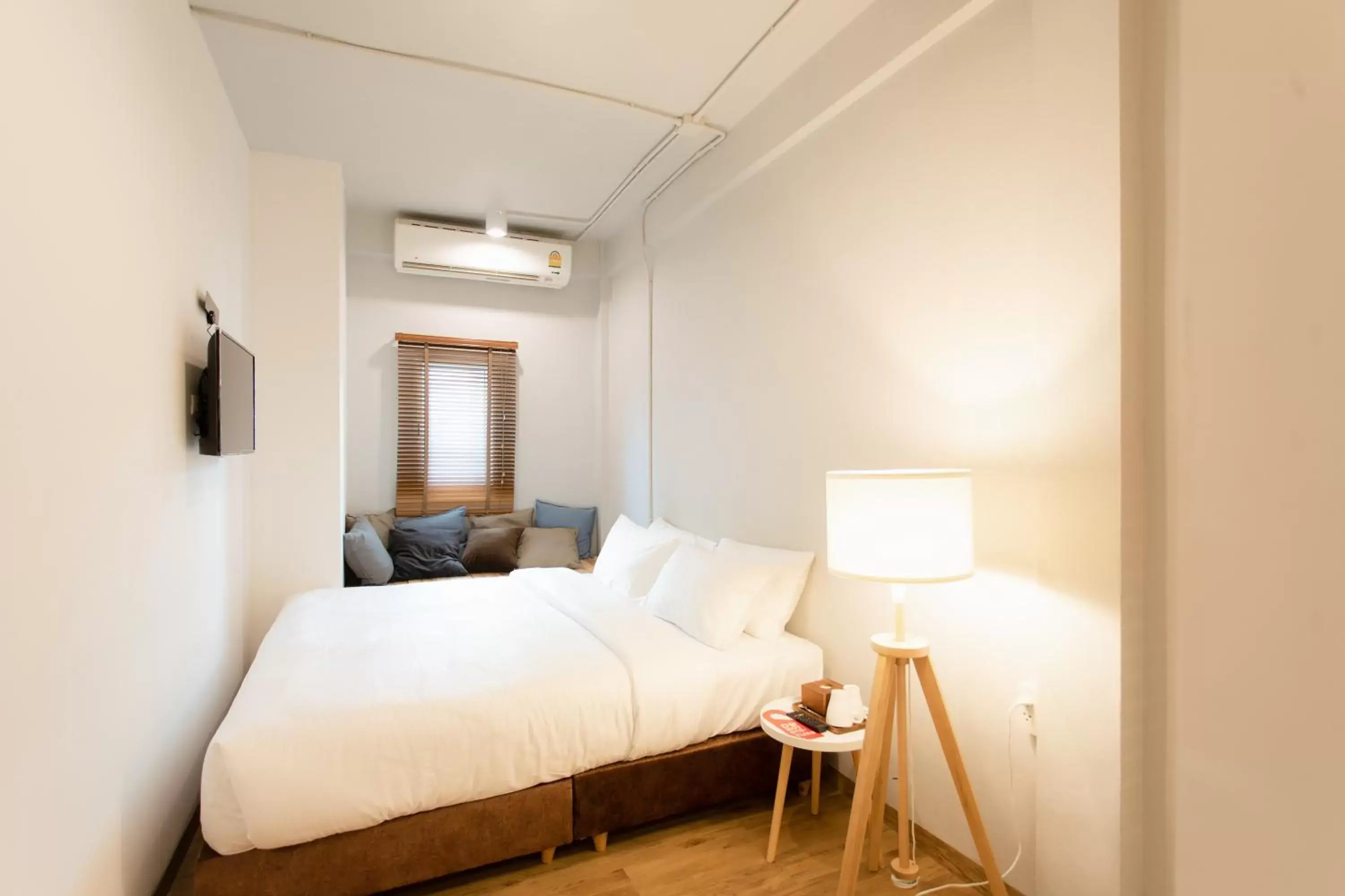 Superior King Room with Private Bathroom in Hotel PAPA Bangkok Siriraj Superior King Room with Private Bathroom in Hotel PAPA Bangkok Siriraj