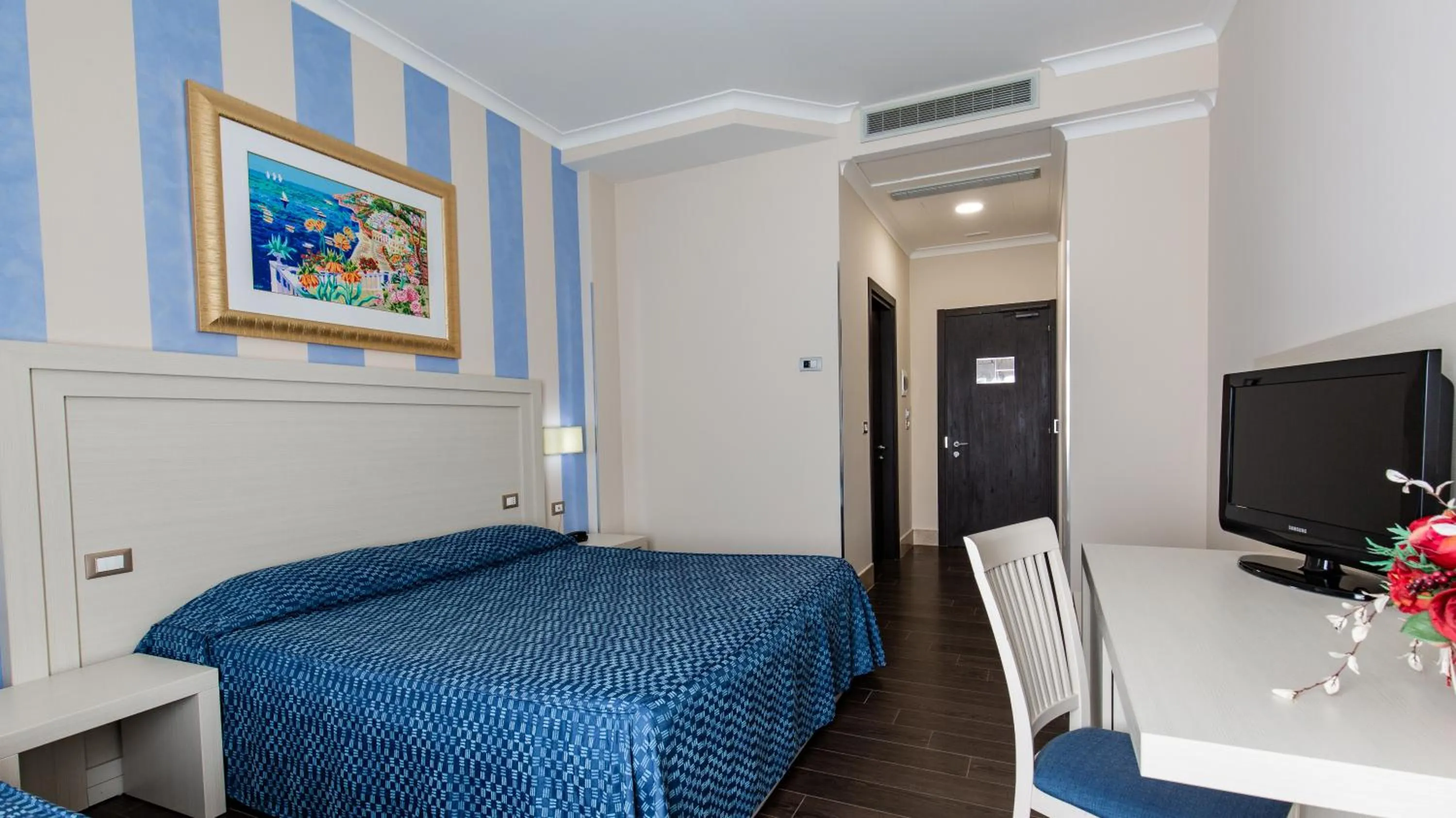 Photo of the whole room, Bed in Hotel Palazzo Giancola