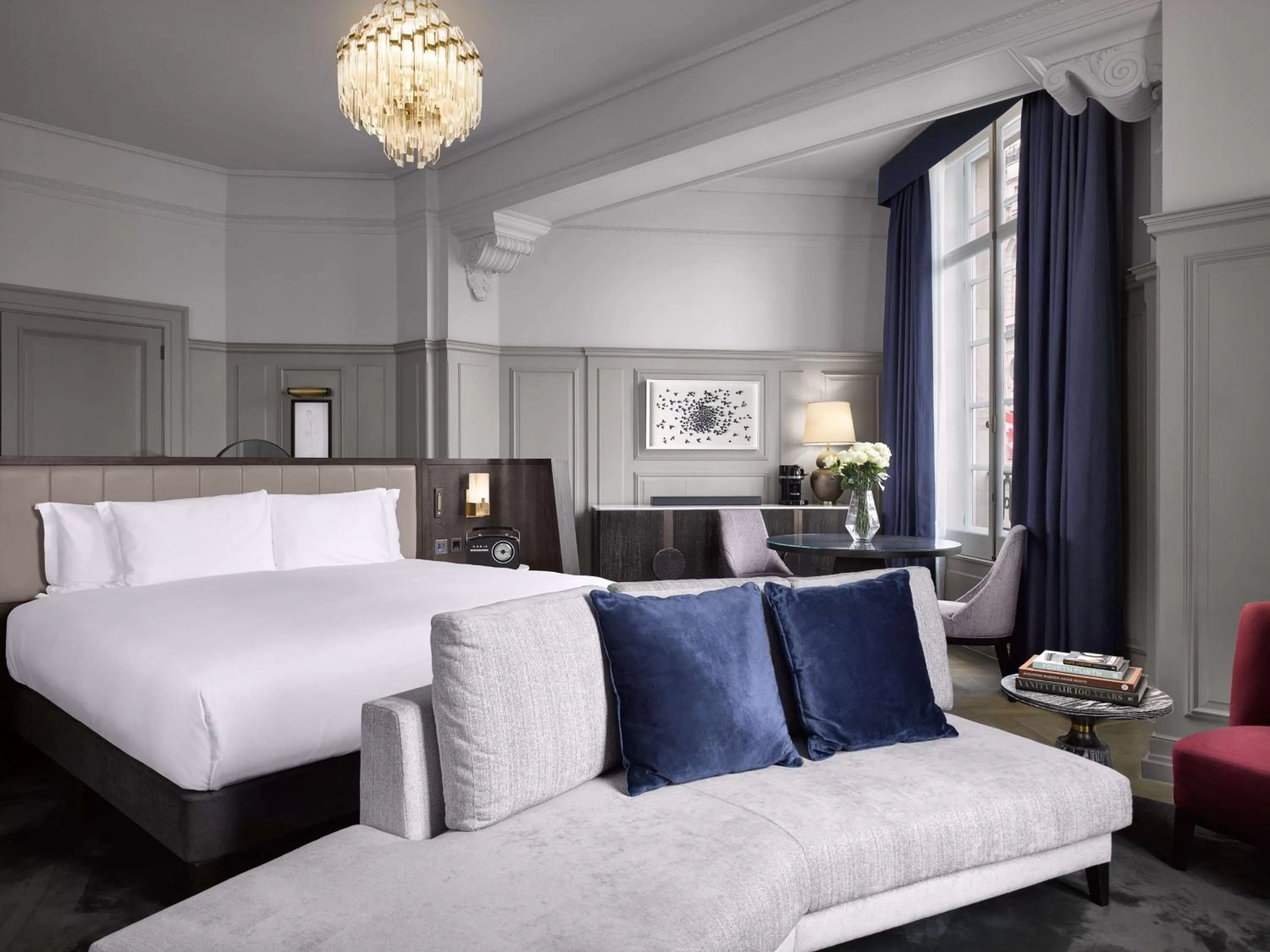 Other, Bed in The Trafalgar St. James, London Curio collection by Hilton