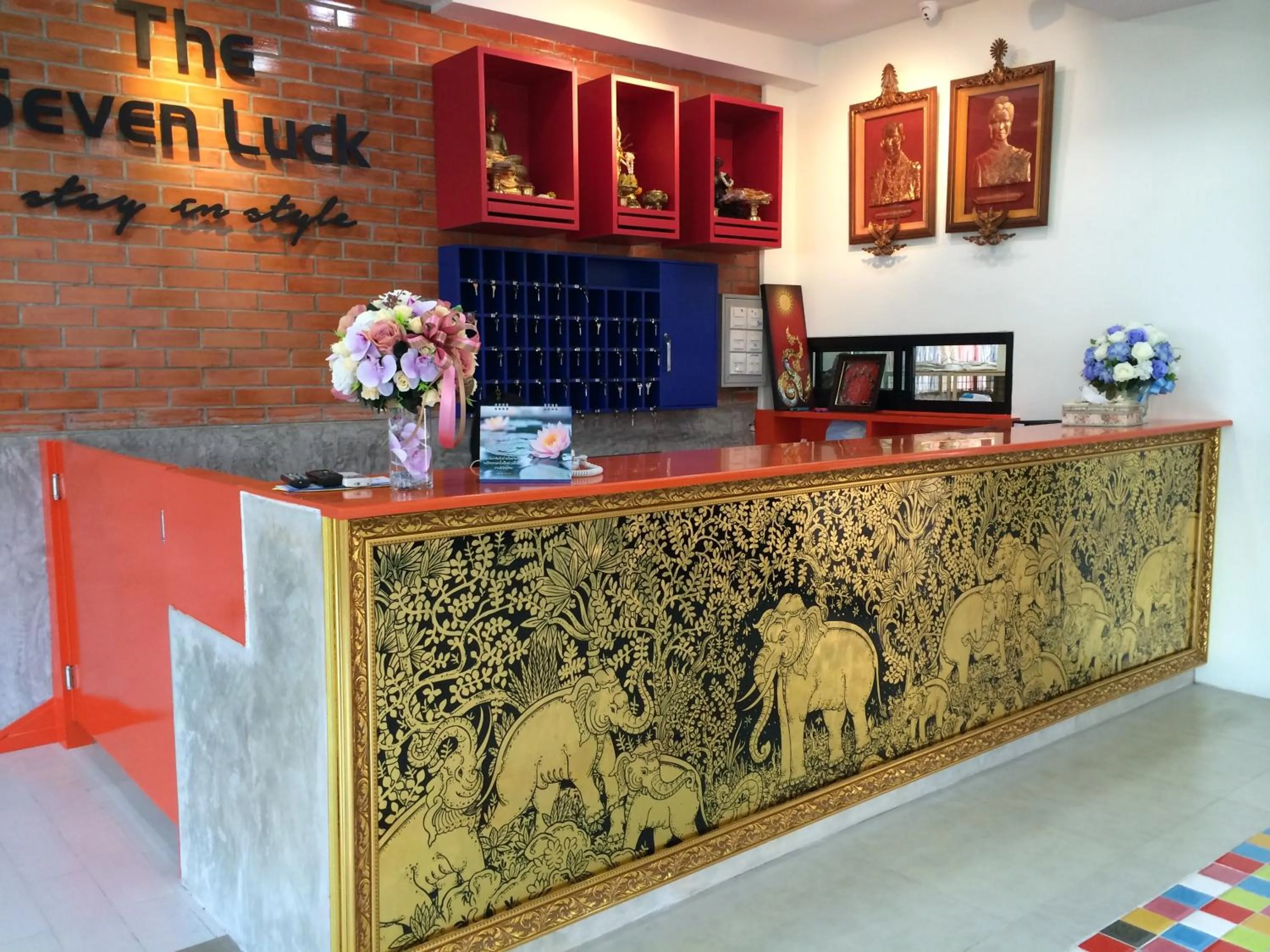 Lobby or reception in The Seven Luck